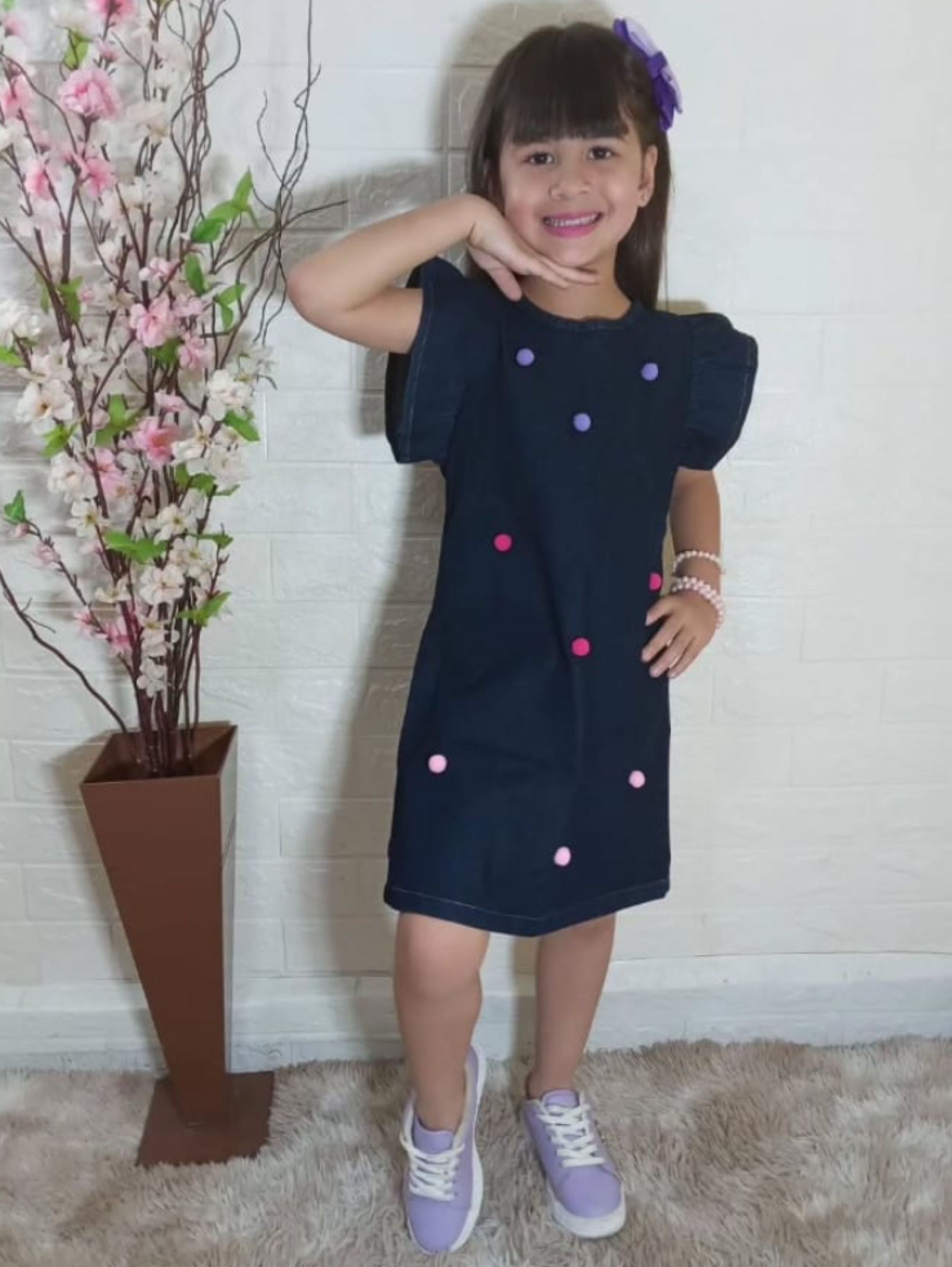 Vestido curto jeans com pompon infantil