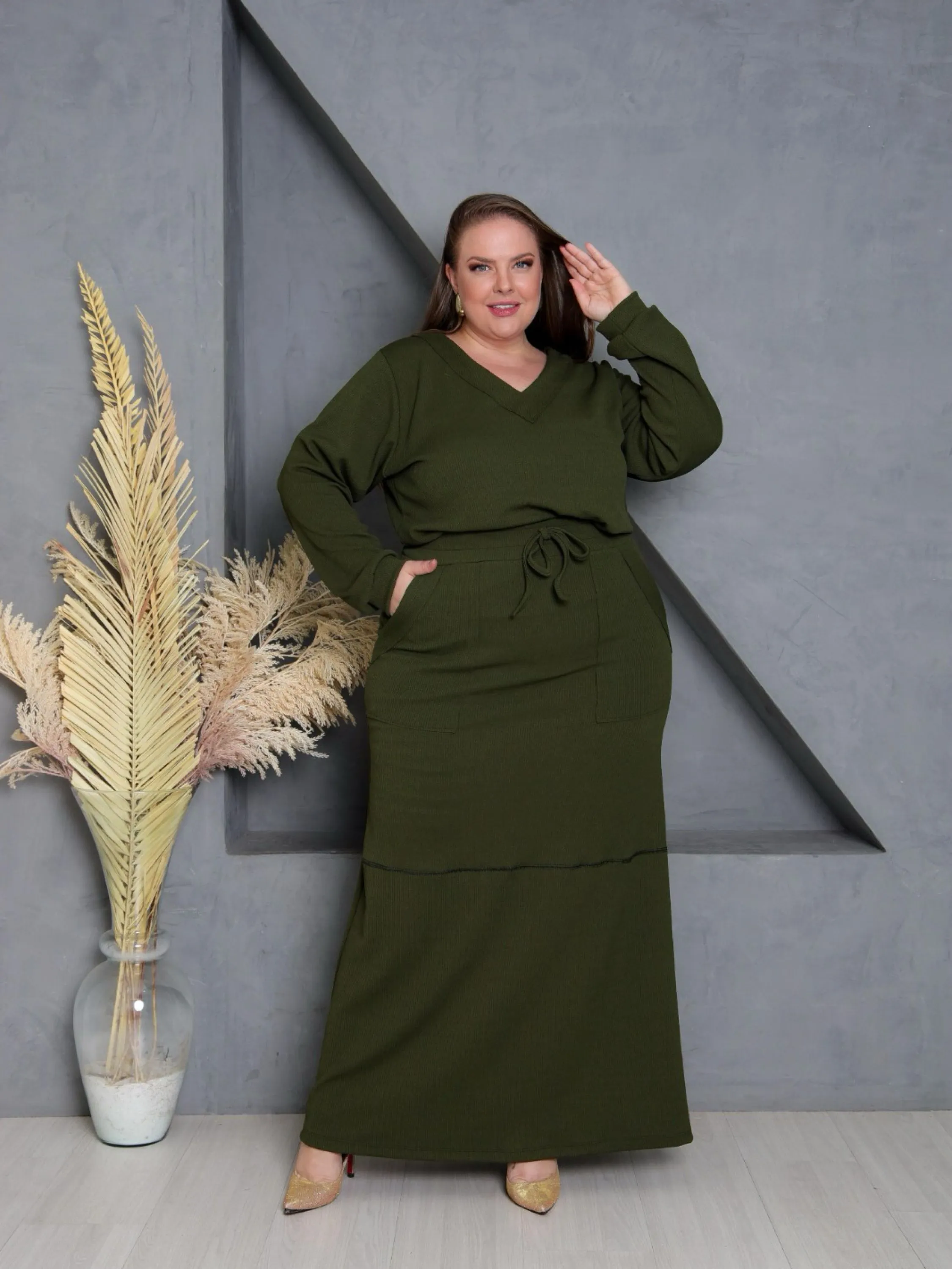 Conjunto de saia longa e blusa manga longa PLUS SIZE
