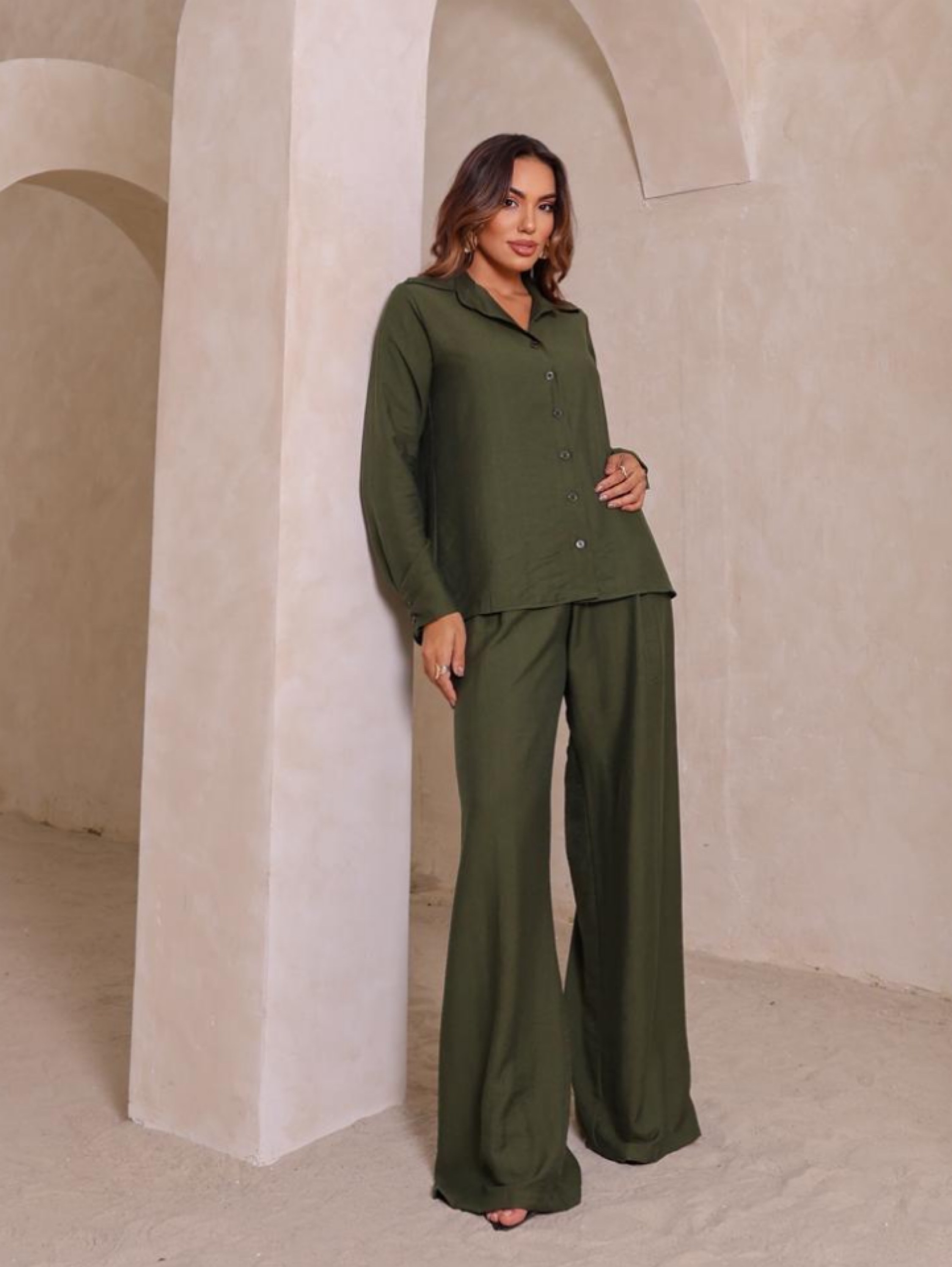 Conjunto calça pantalona e camisa manga longa