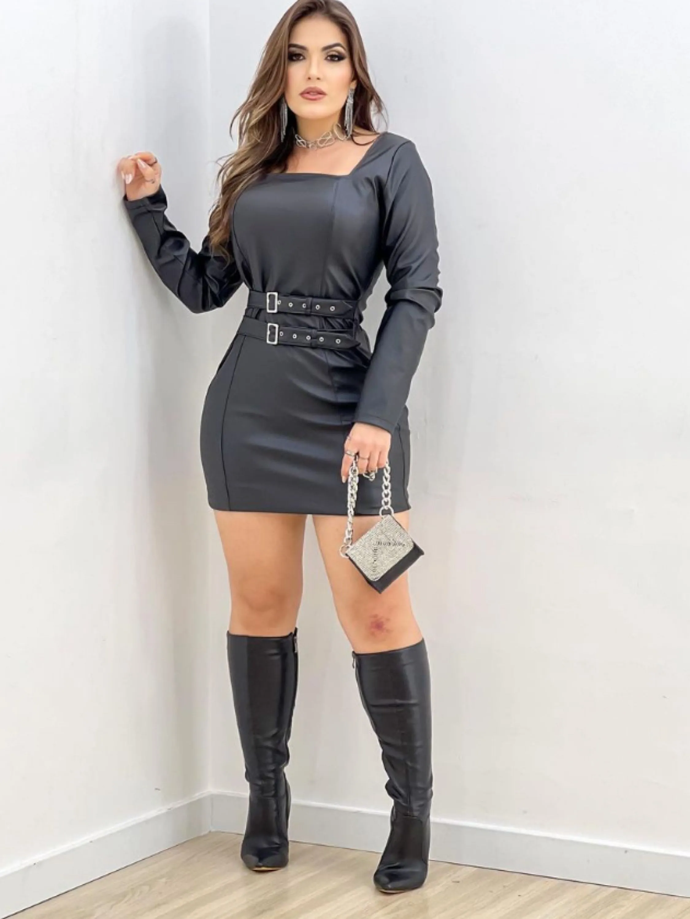 Vestido Melissa manga longa tecido courino