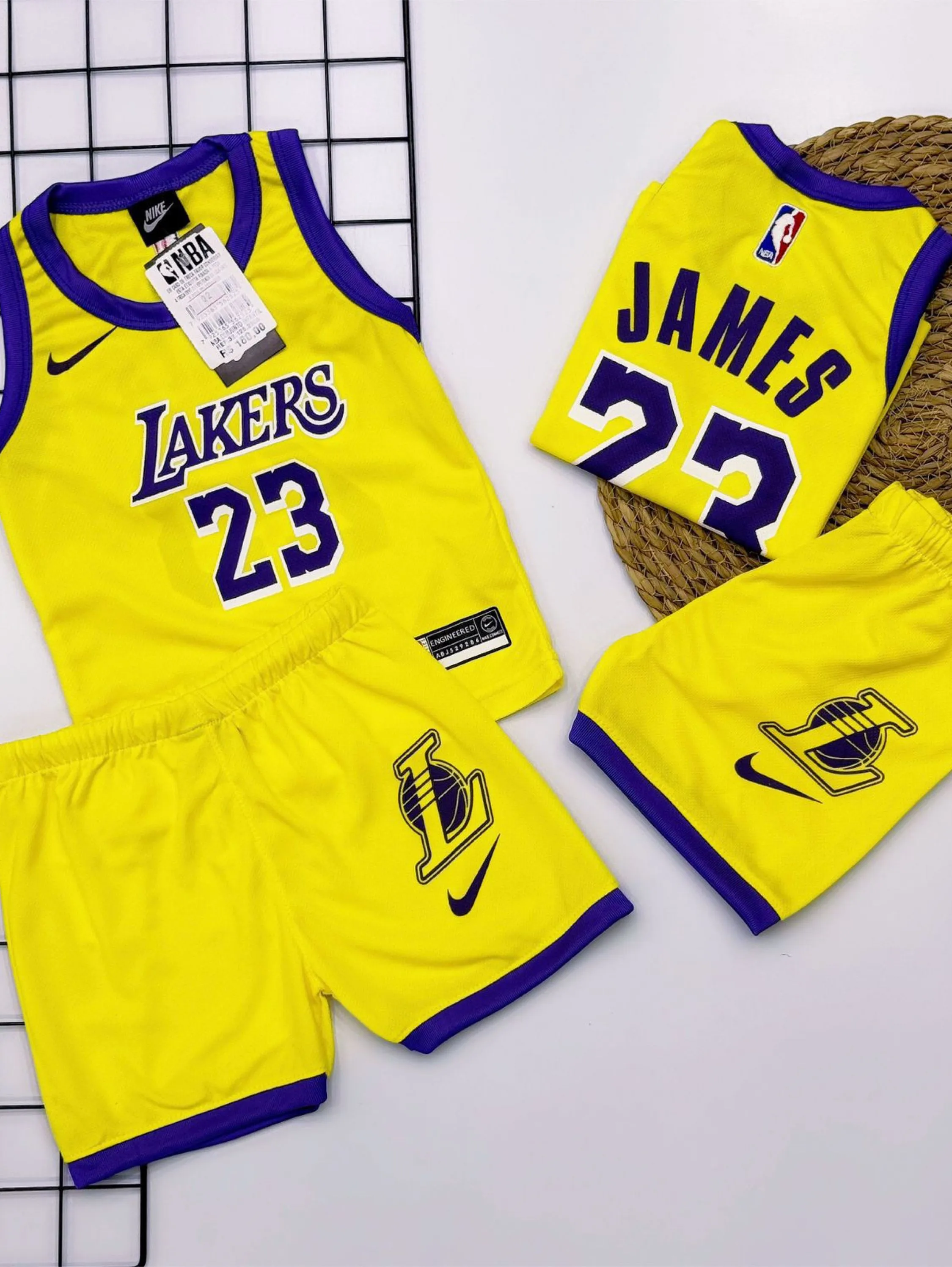 Conjunto á Lakers infantil /juvenil 100%poliester