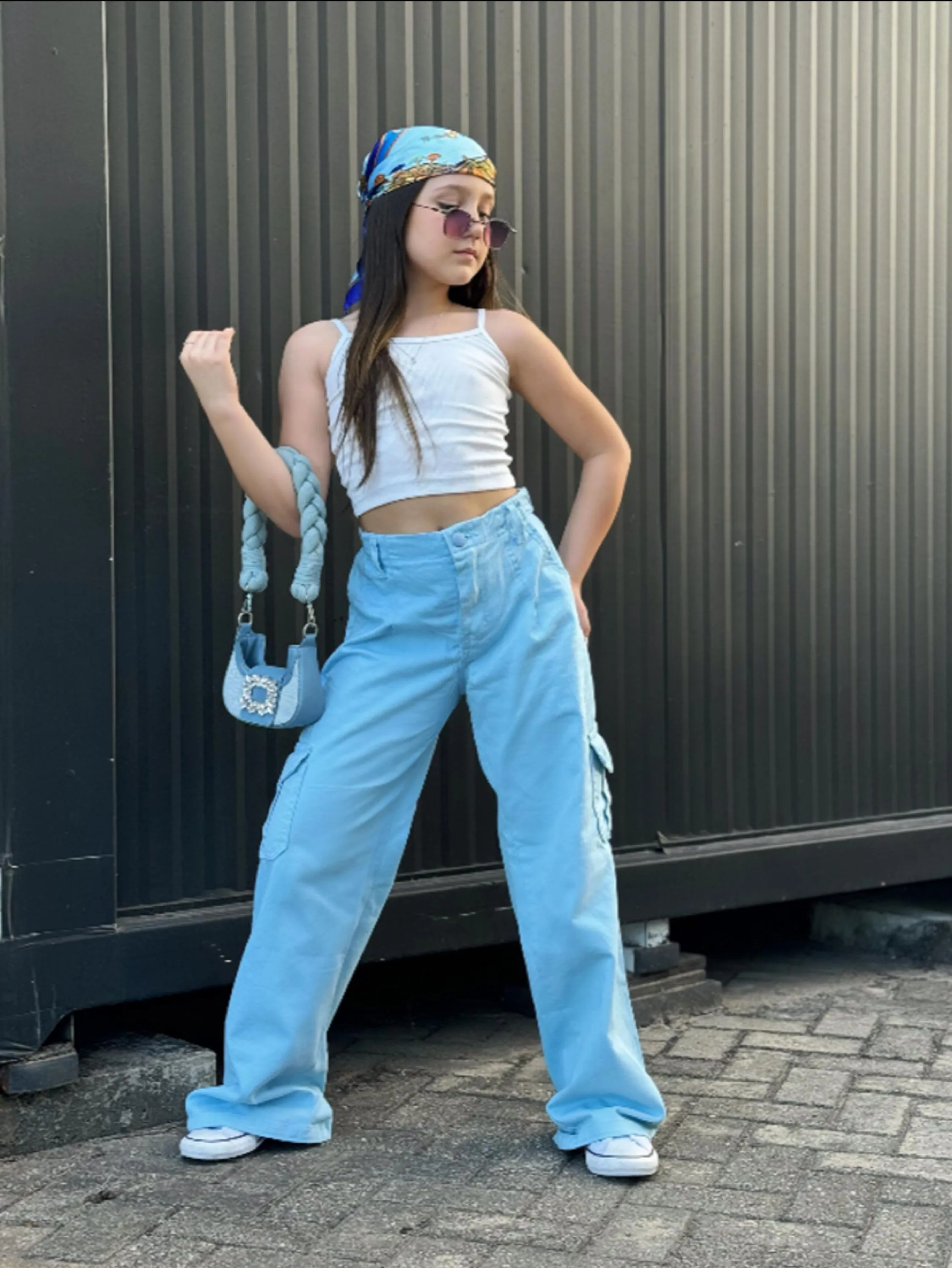 Calça jeans cargo 2 bolsos funcionais juvenil