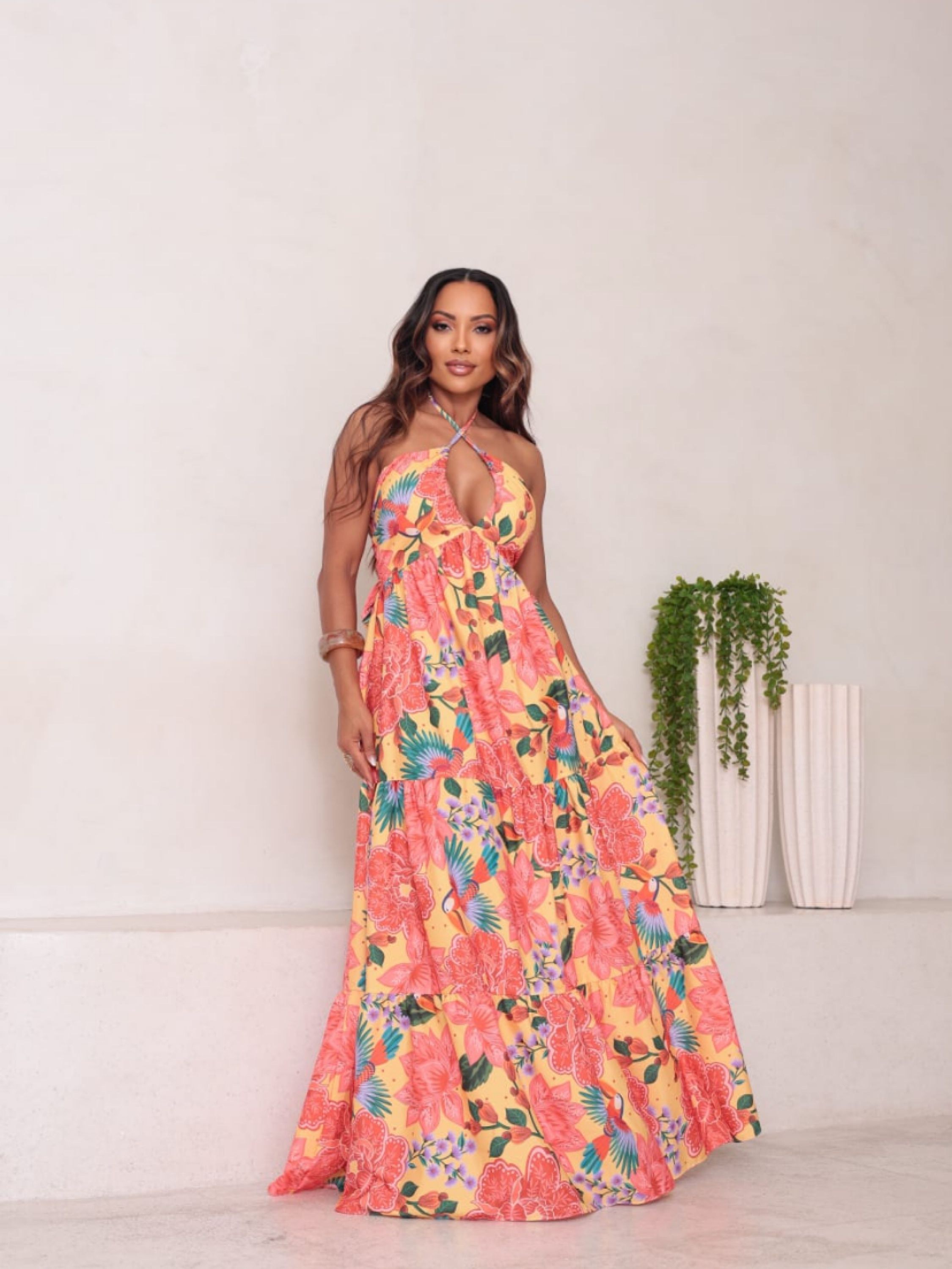 Vestido longo frente única tecido crepinho