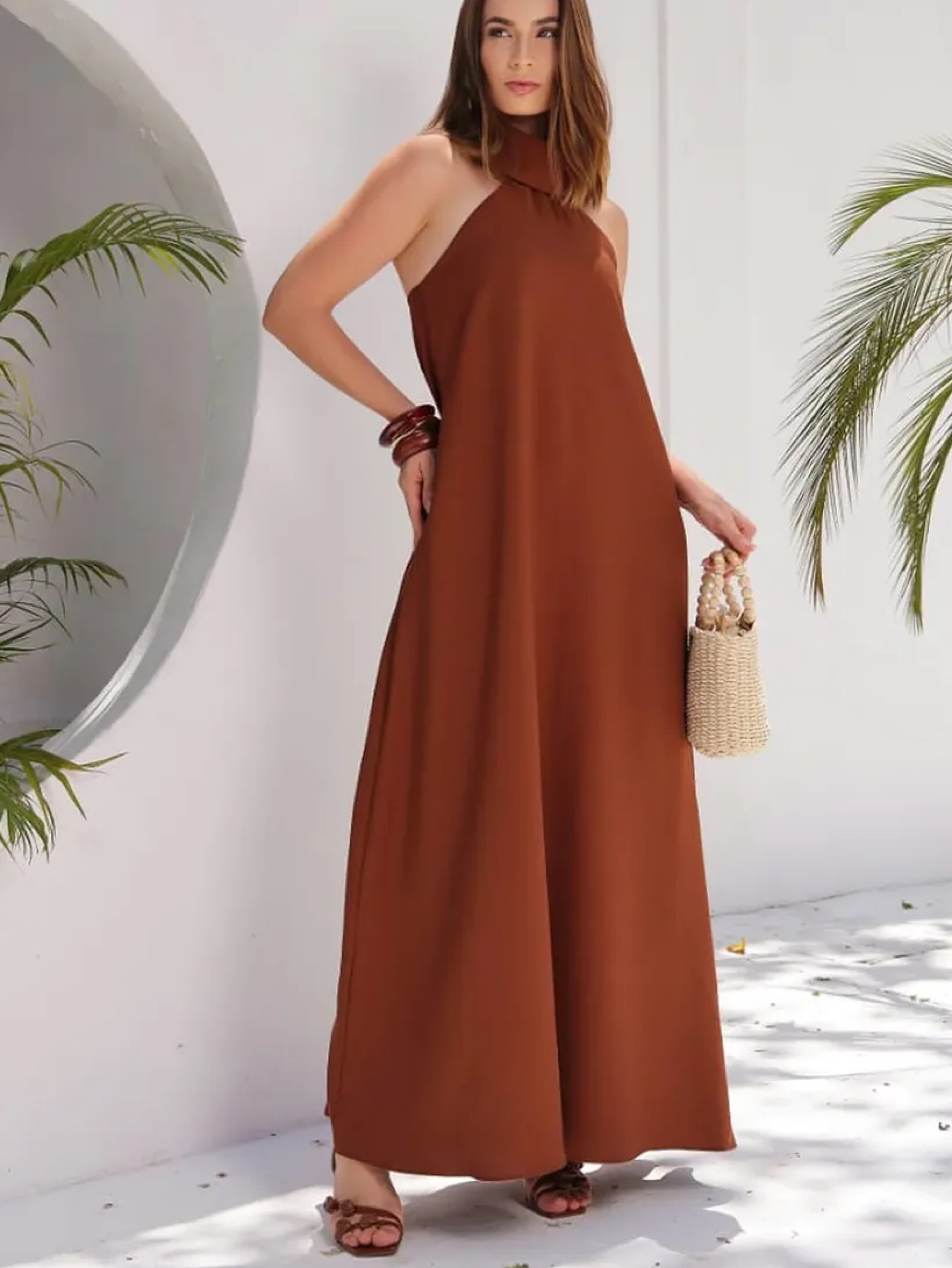 Vestido longo frente única com gola alta