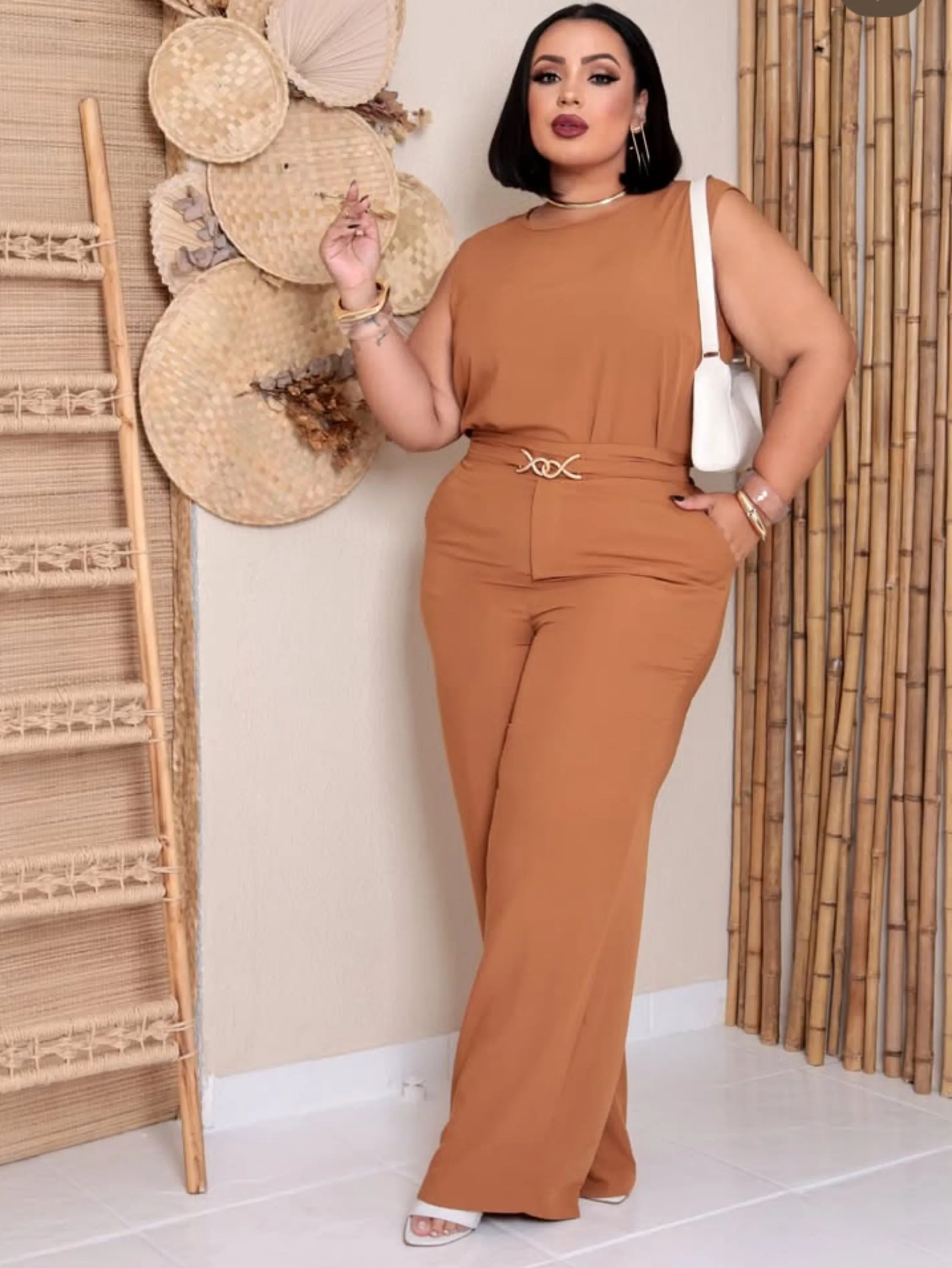 Conjunto Naomi blusa geometrica é Pantalona