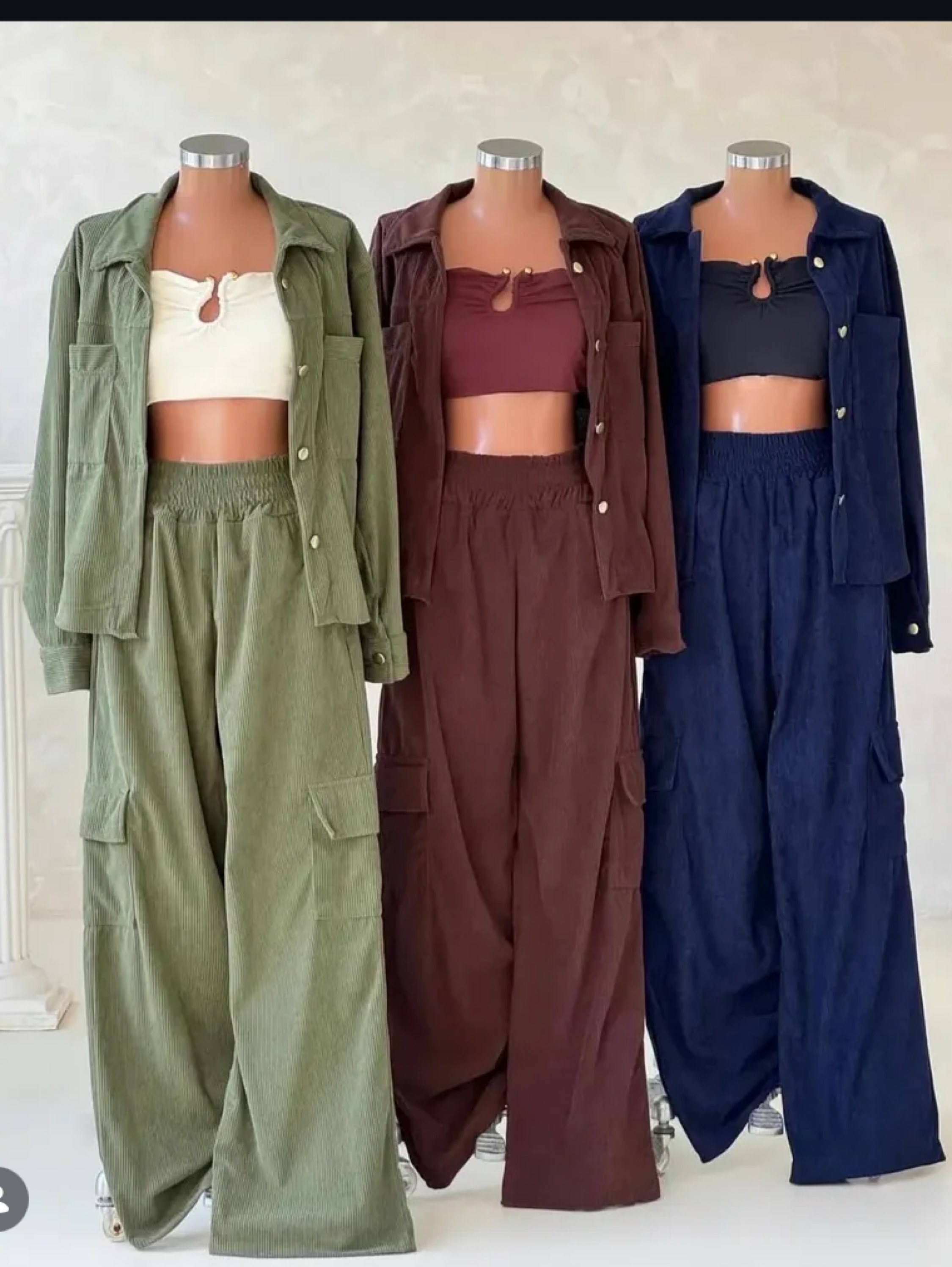 Conjunto Calça Cargo Pantalona e camisa