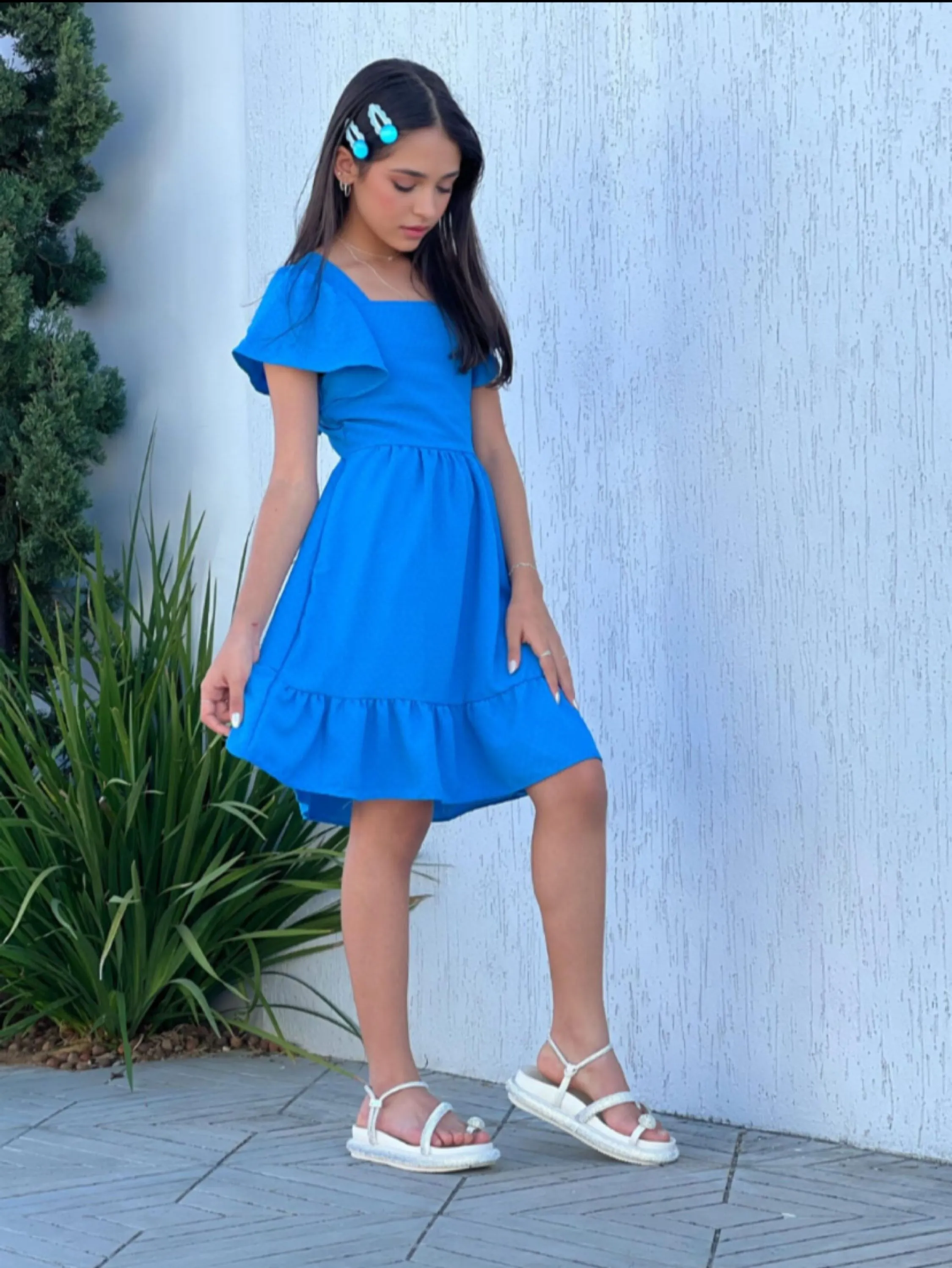 Vestido juvenil manga babado e elastex nas costas