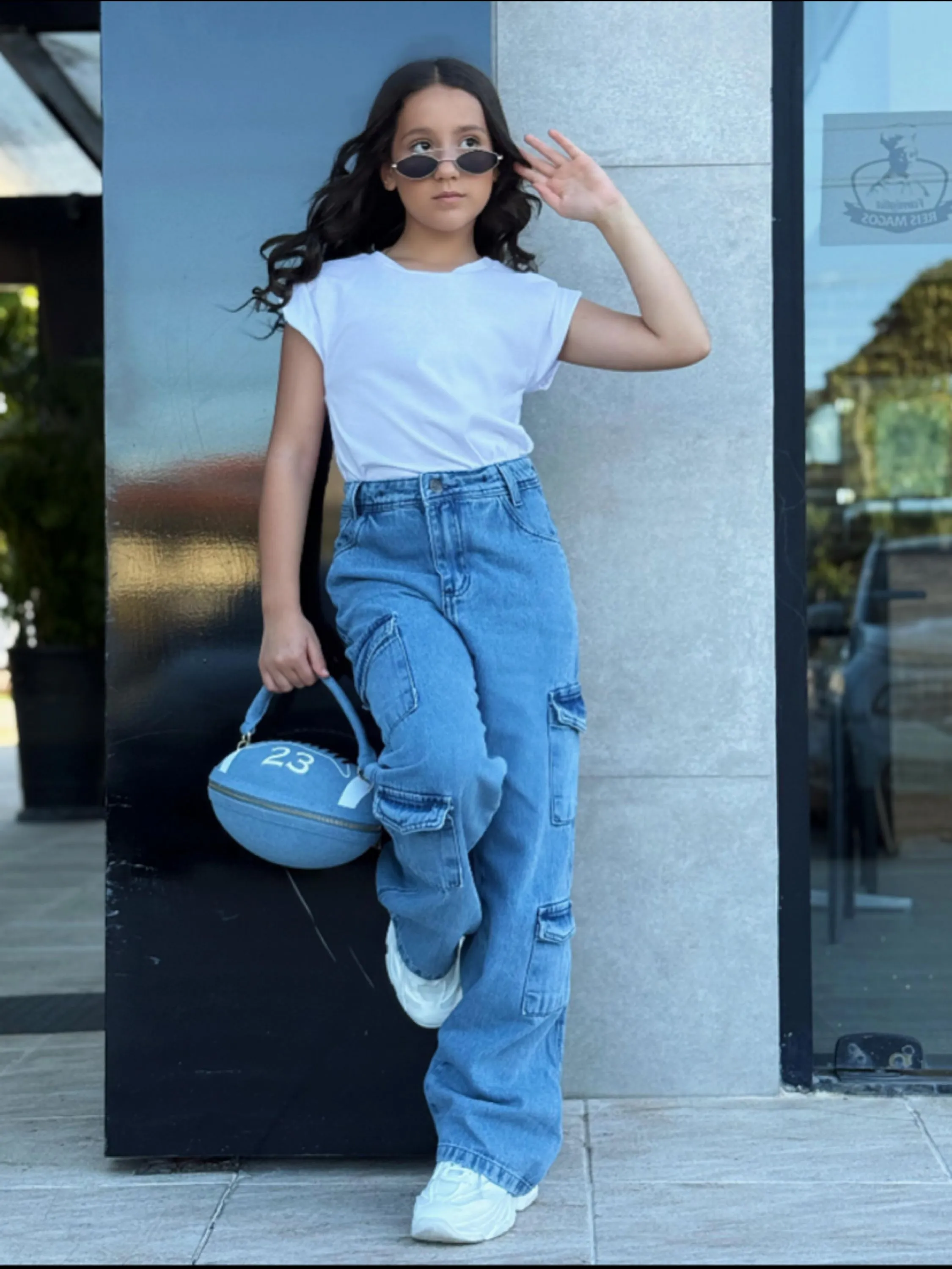 Calca jeans cargo 4 bolsos funcionais com regulador juvenil