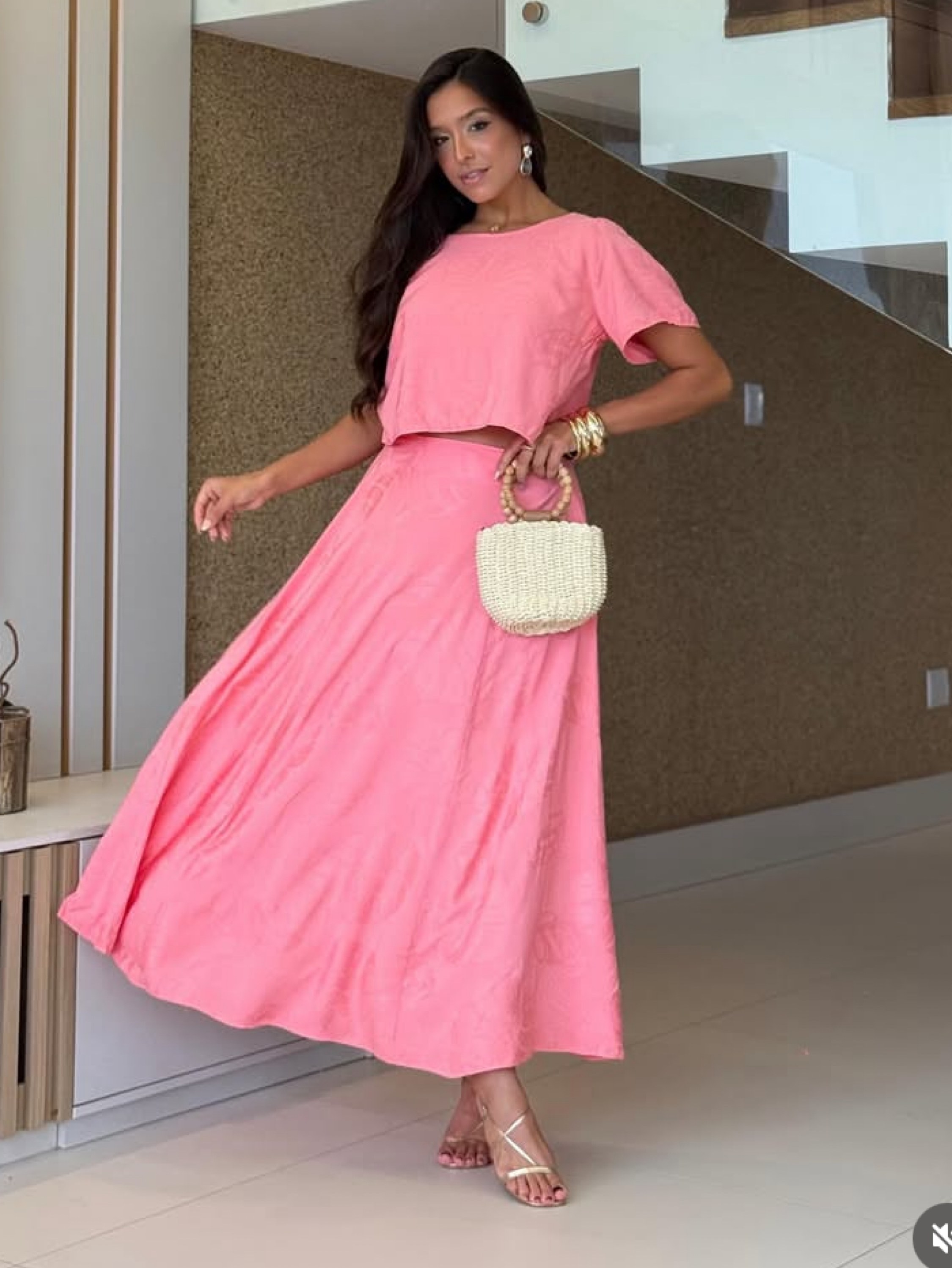 Conjunto saia longa e crooped de manga