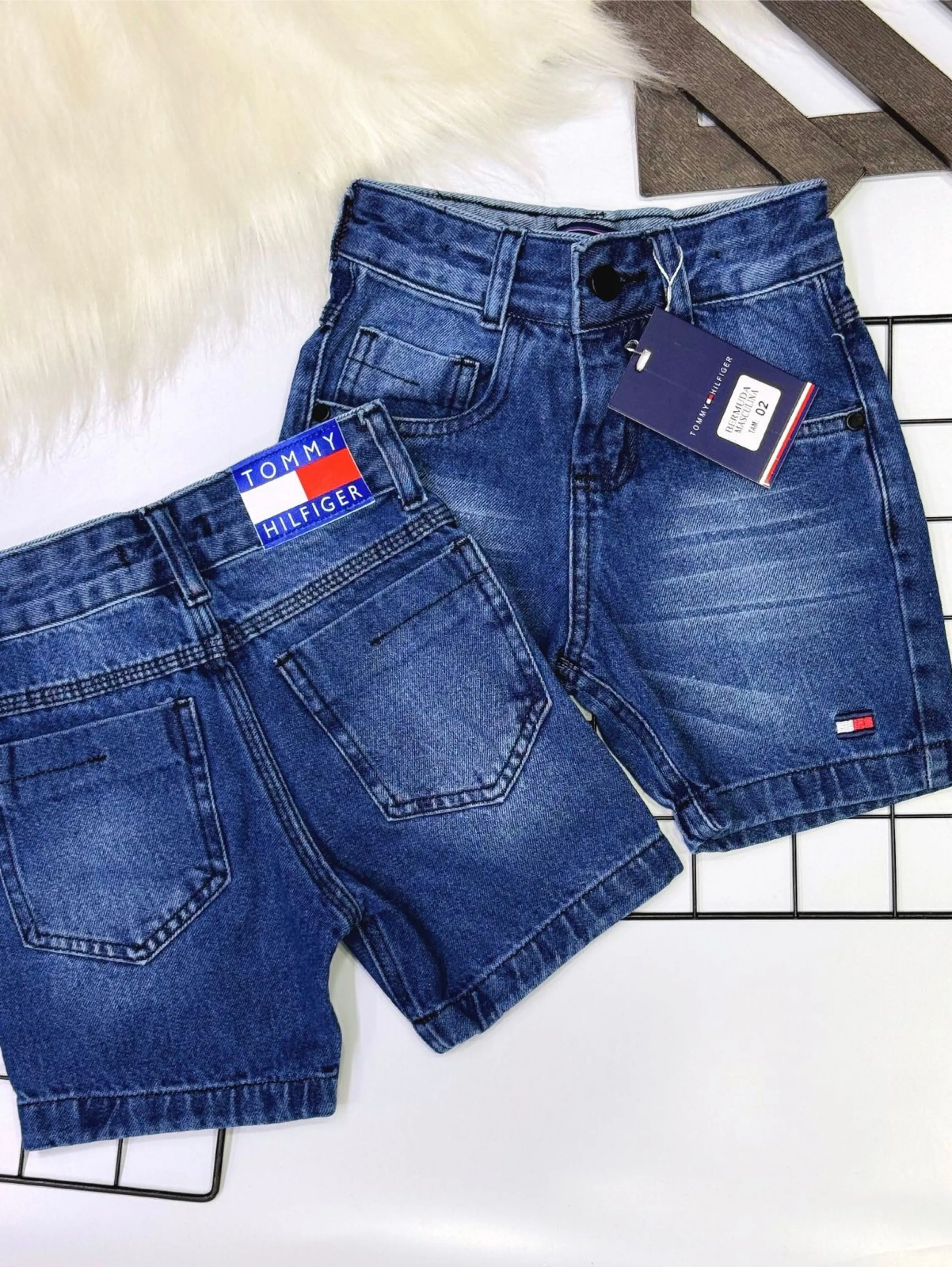 Bermuda jeans tommy infantil/juvenil