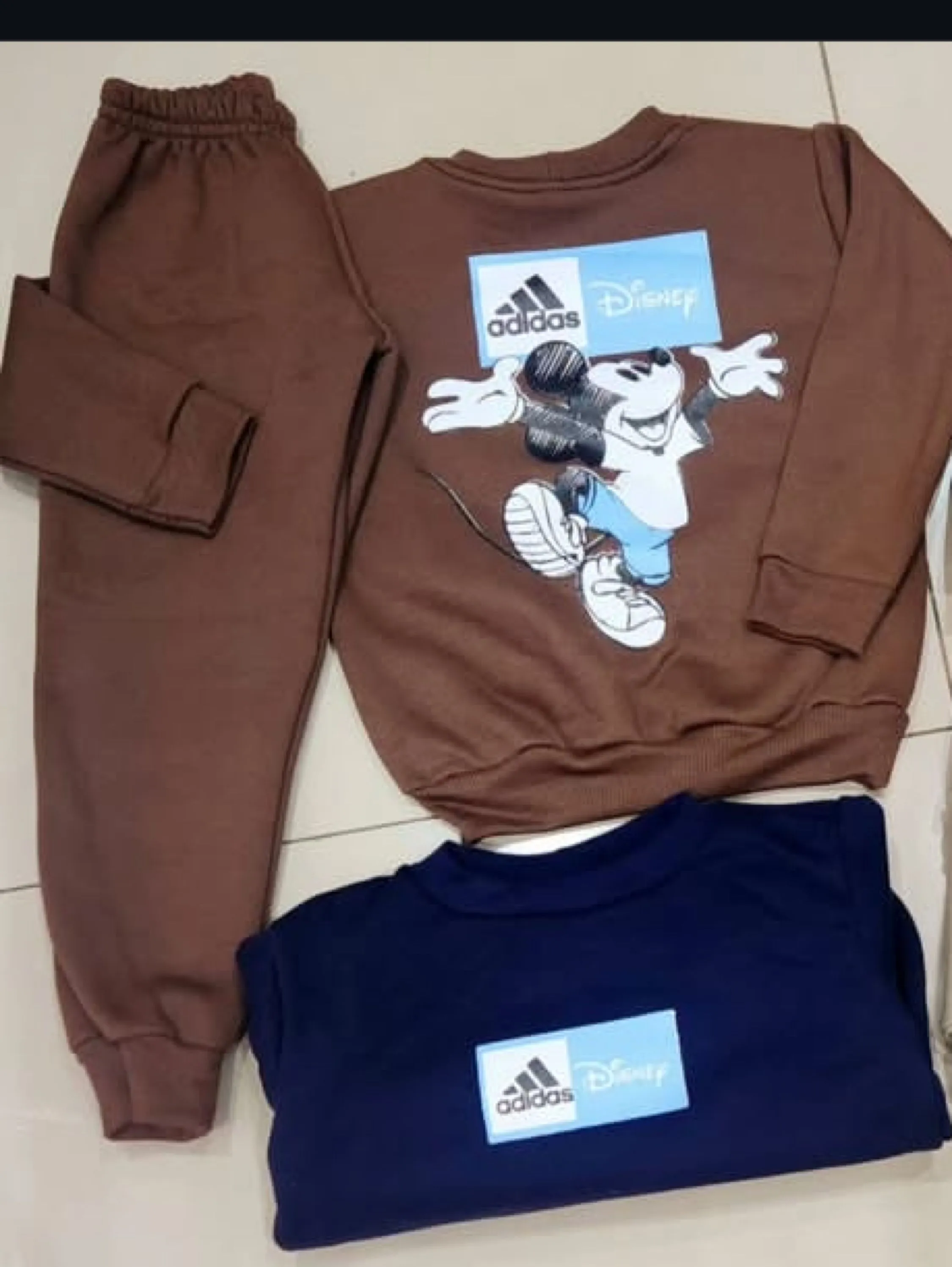 Conjunto de moletom forrado Adidas infantil