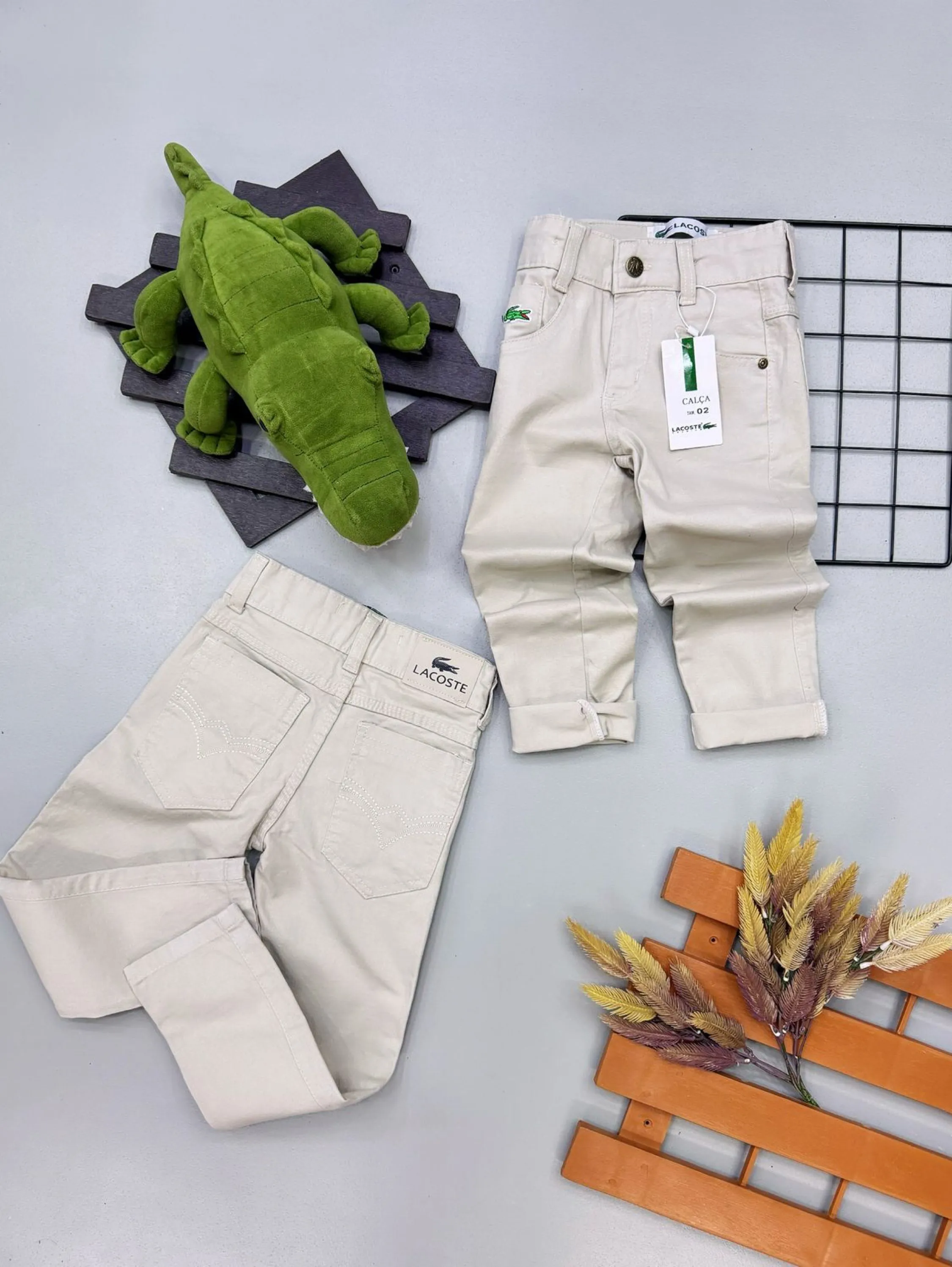 Calça sarja Lacoste infantil/juvenil