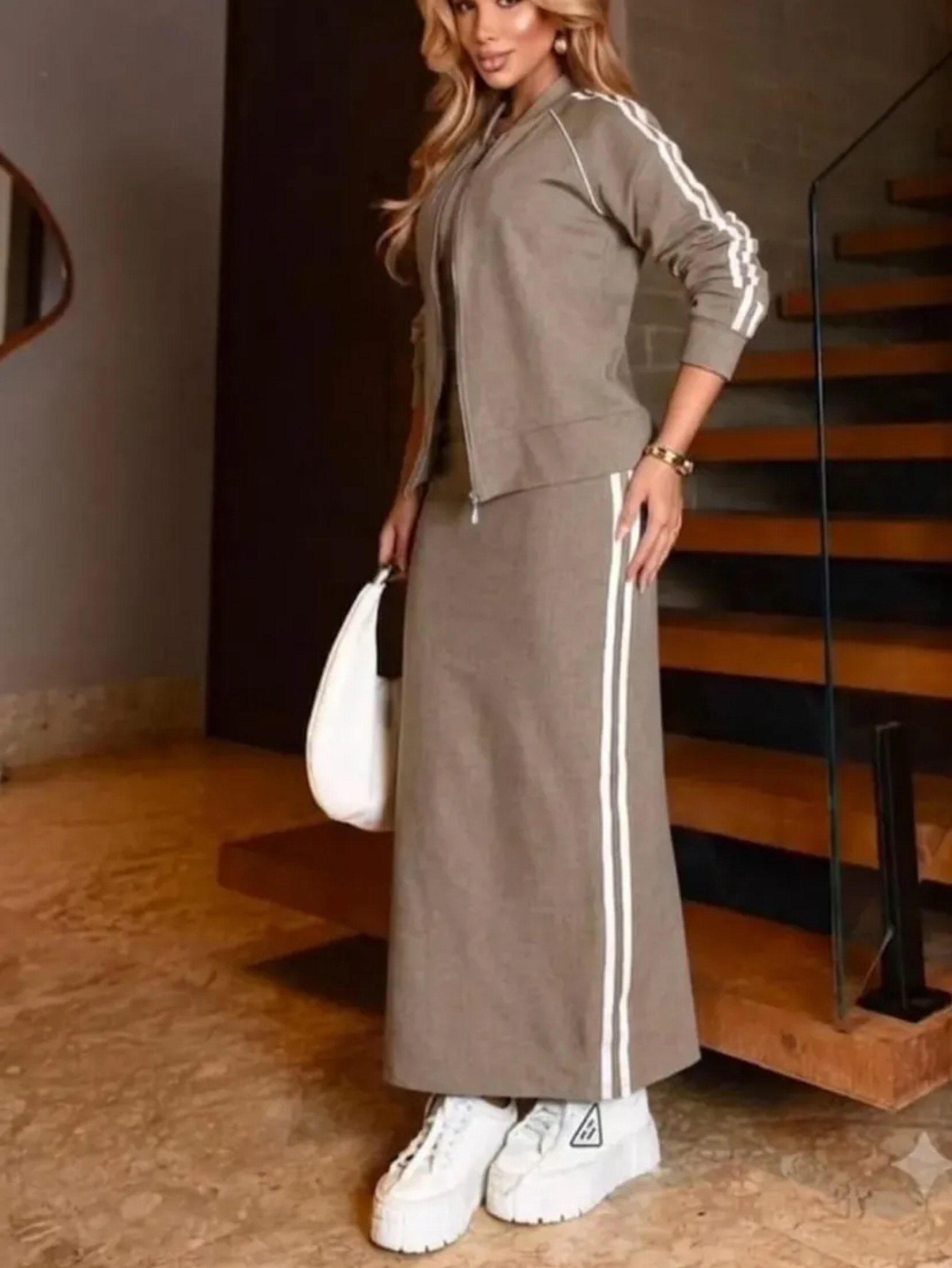 Conjunto de vestido com jaquetinha