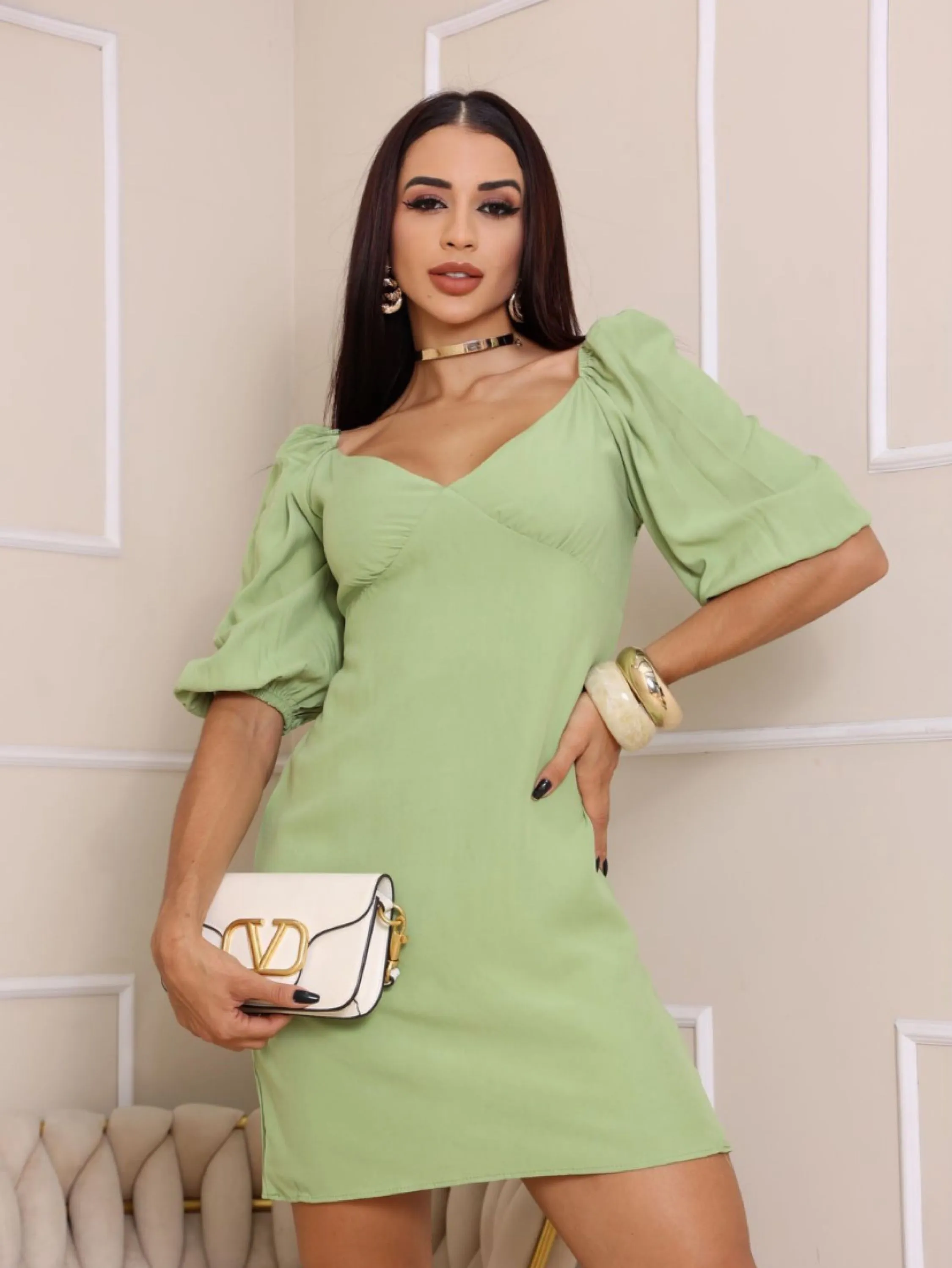 Vestido curto manga 3/4 bufante tecido sarja