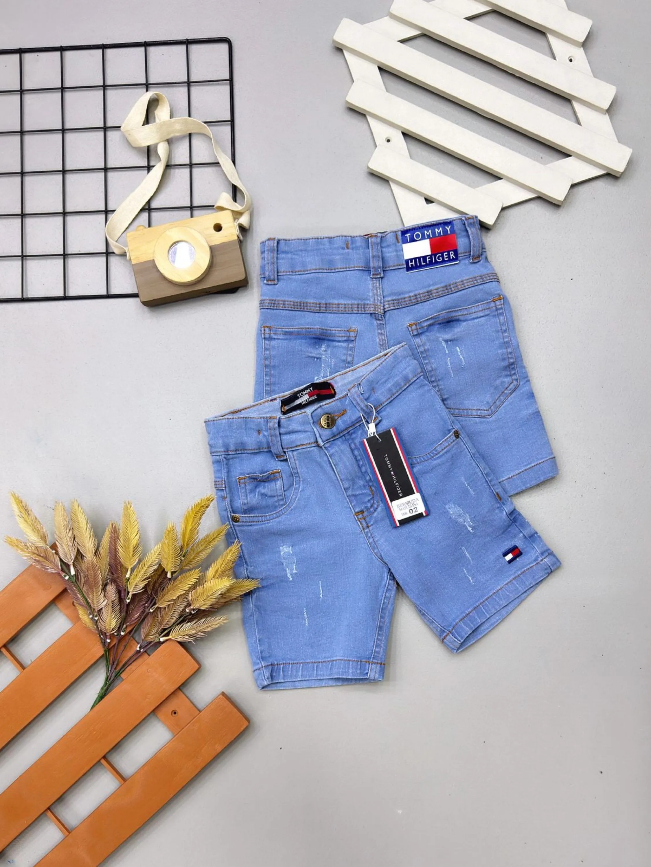 Bermuda jeans tommy infantil //juvenil