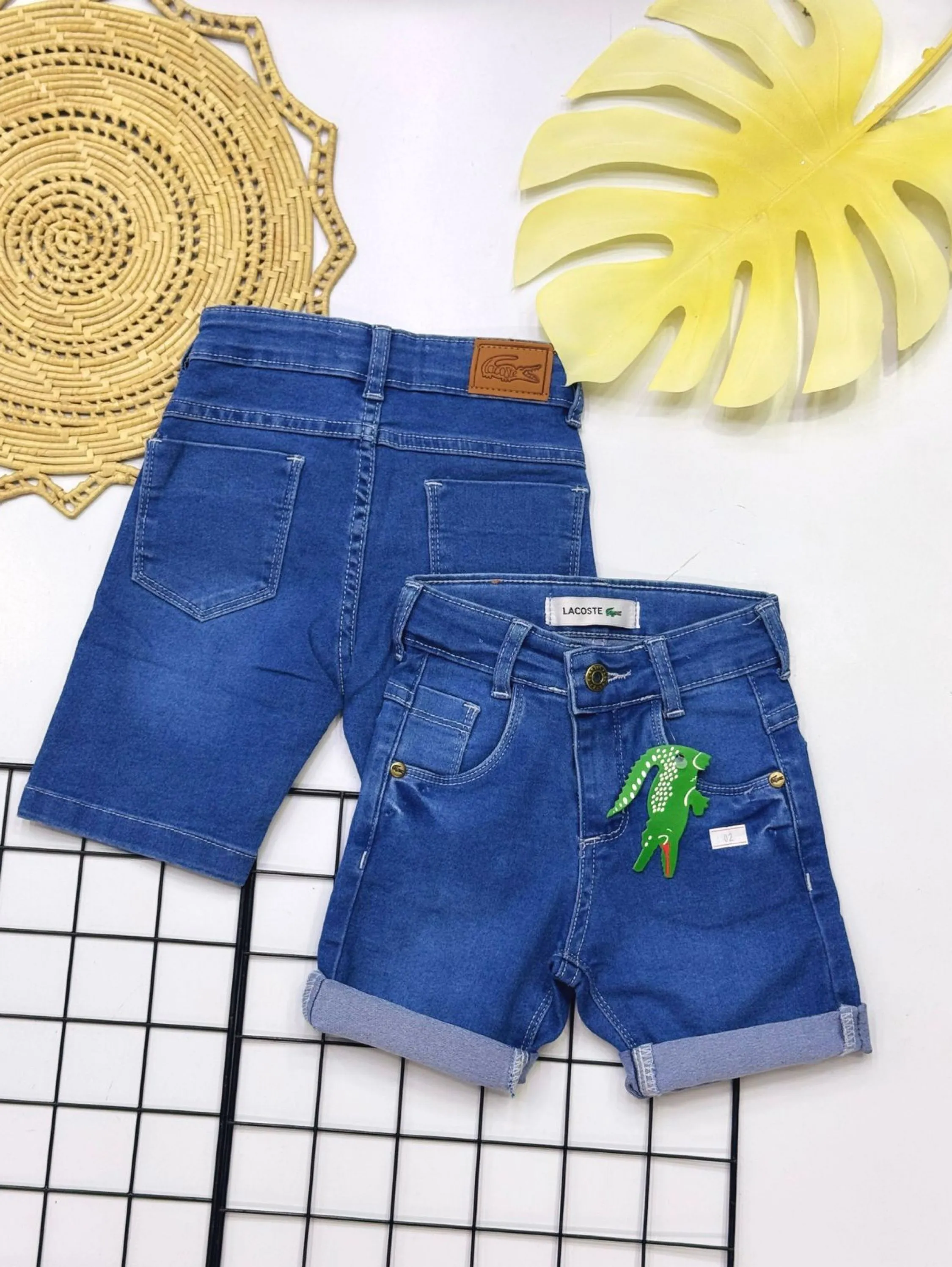 Bermuda jeans Lacoste infantil /juvenil