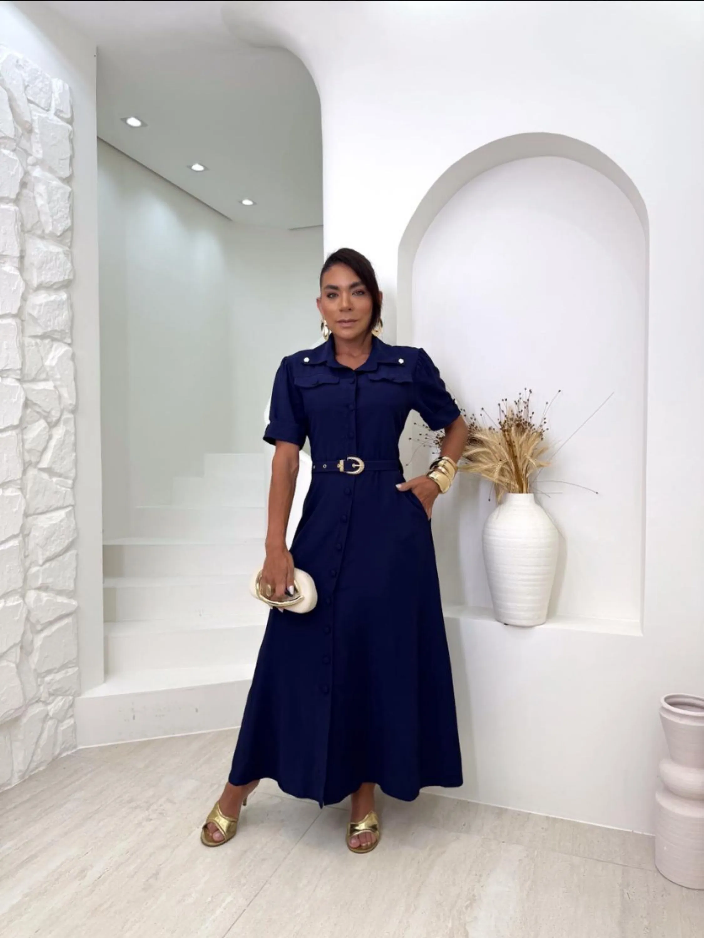 Chamise mídi acompanha cinto forrado