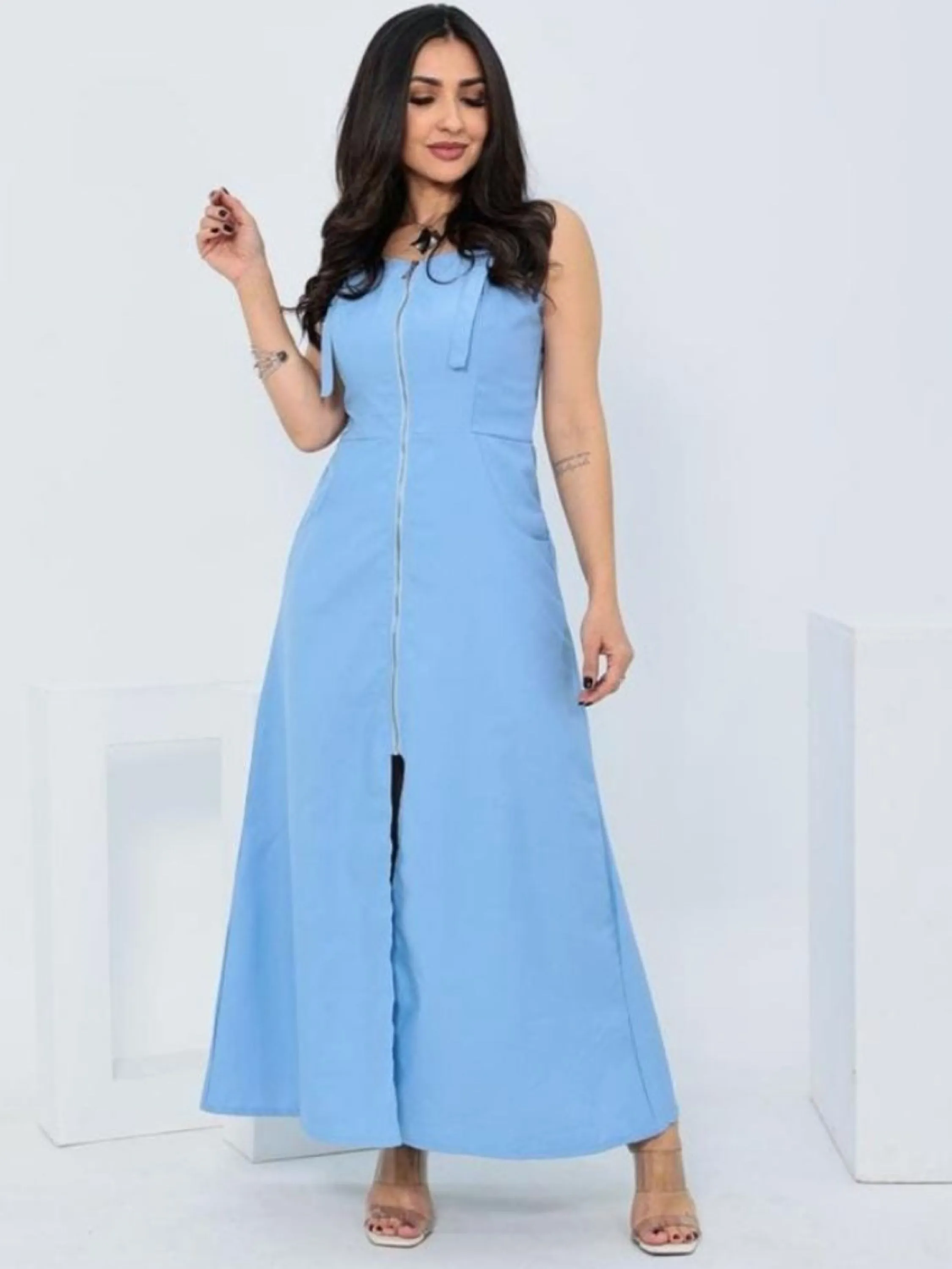 Vestido longuete com zíper frontal alça regulável
