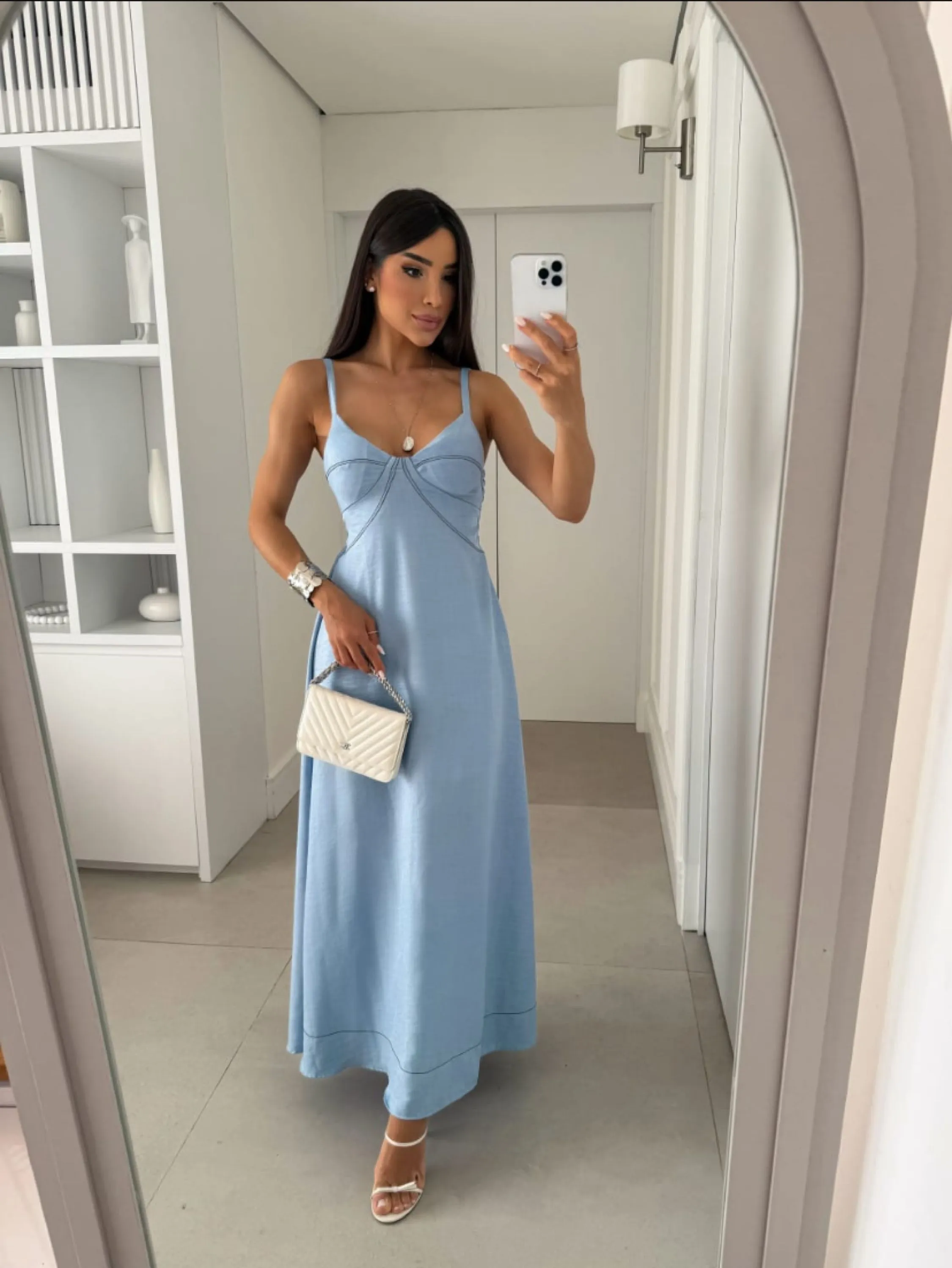 Vestido longo de alça regulável e elastex nas costas