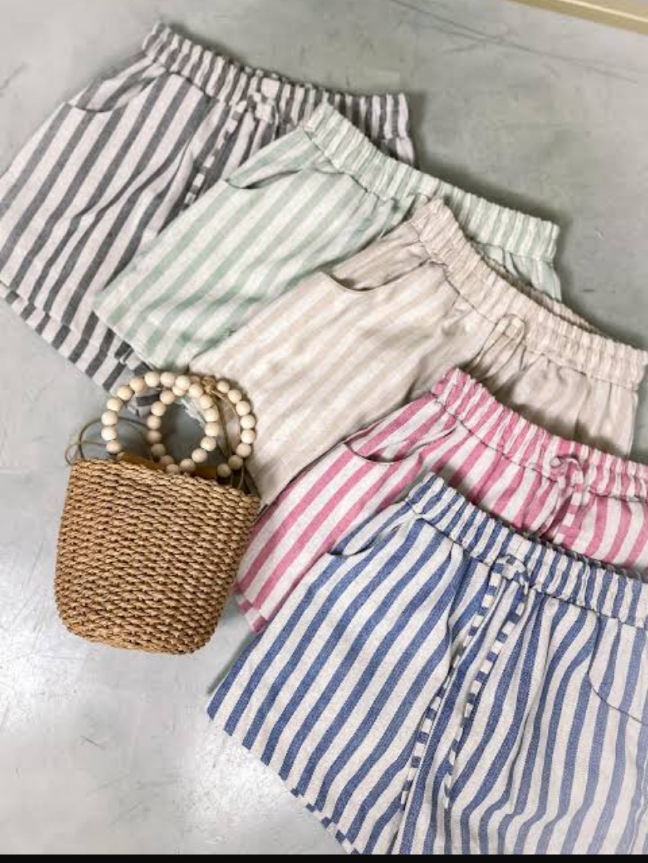 4 Shorts curto listrado