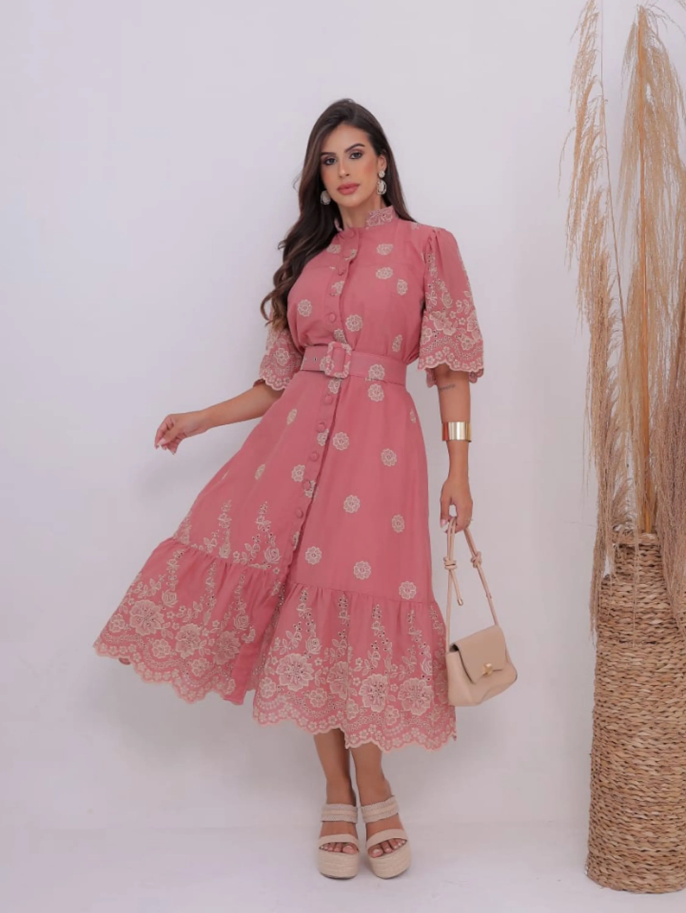 Vestido longuete em lesse bordado e forrado