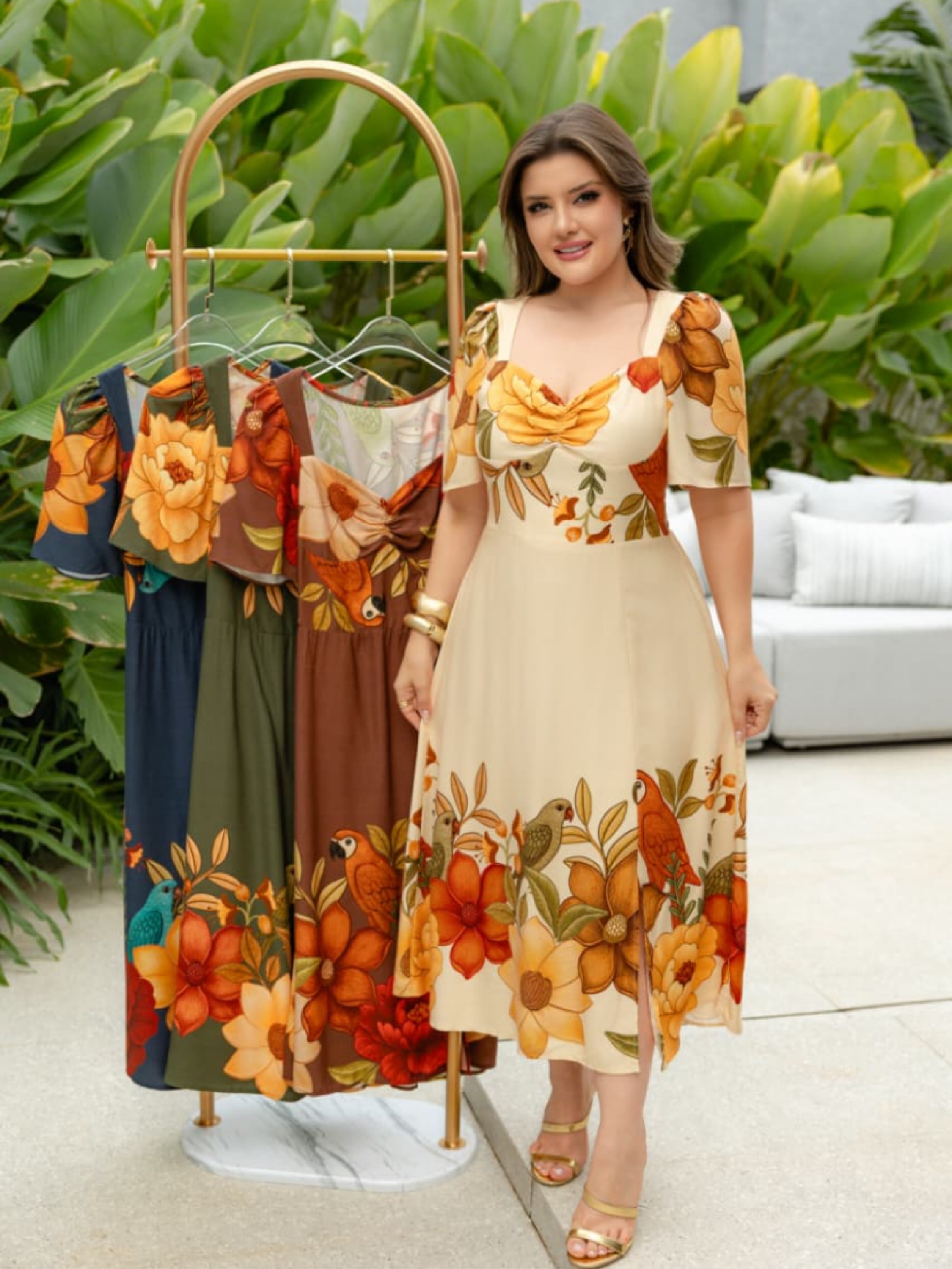 Vestido mídi floral manga princesa