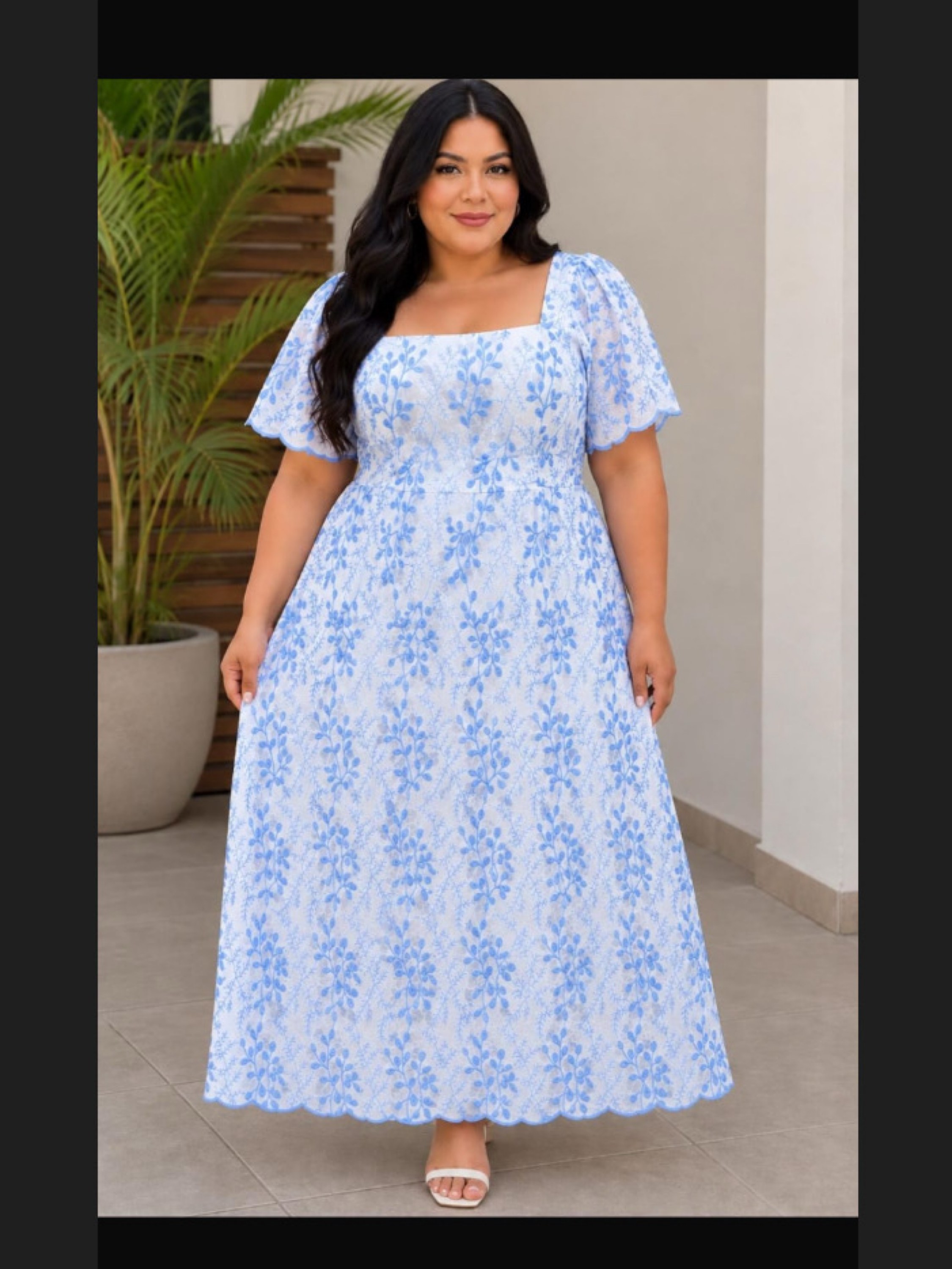 Vestido longuete Plus size em lesse bordado