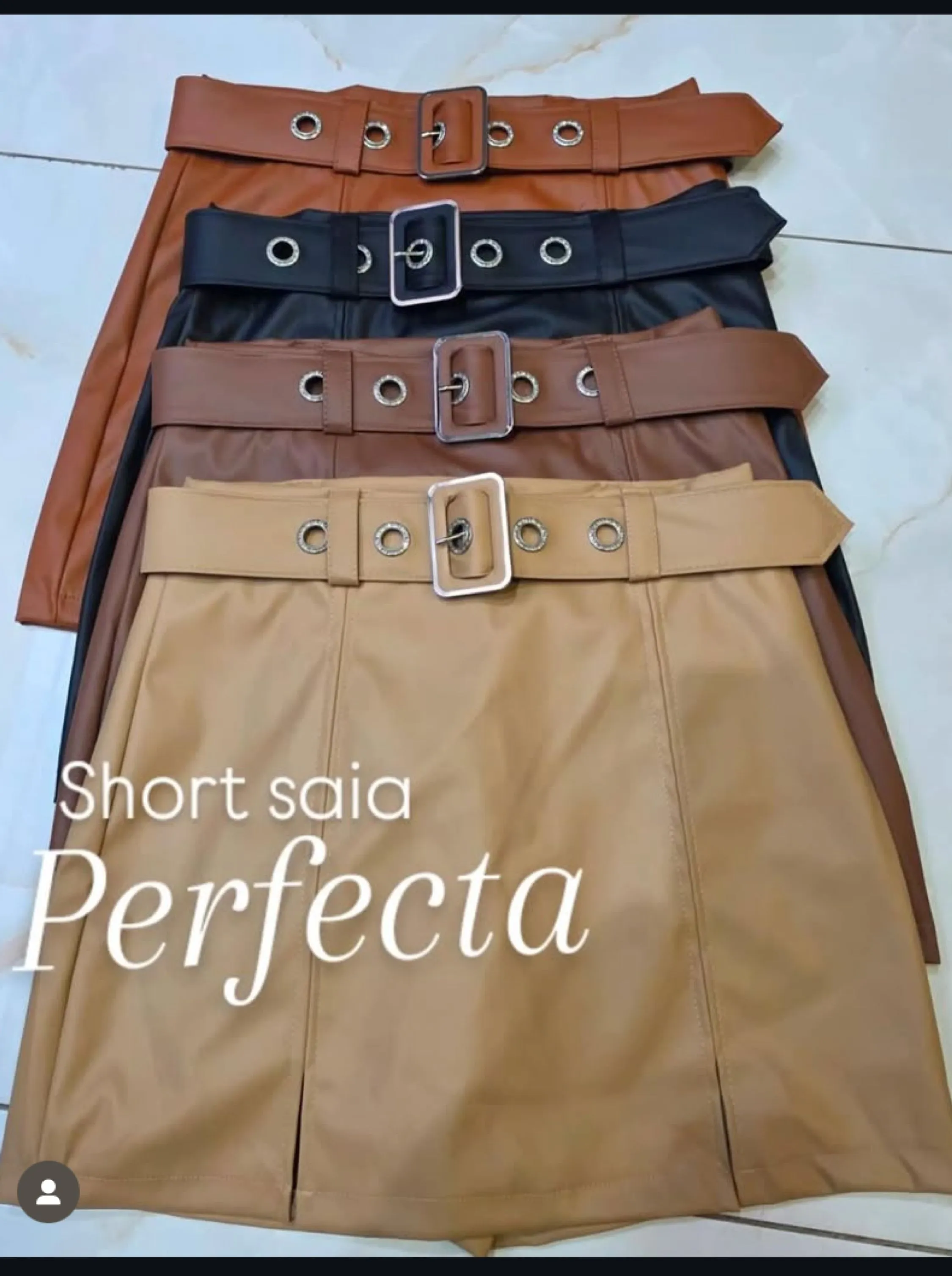 Shorts saia com cinto tecido courino fake (Luan)