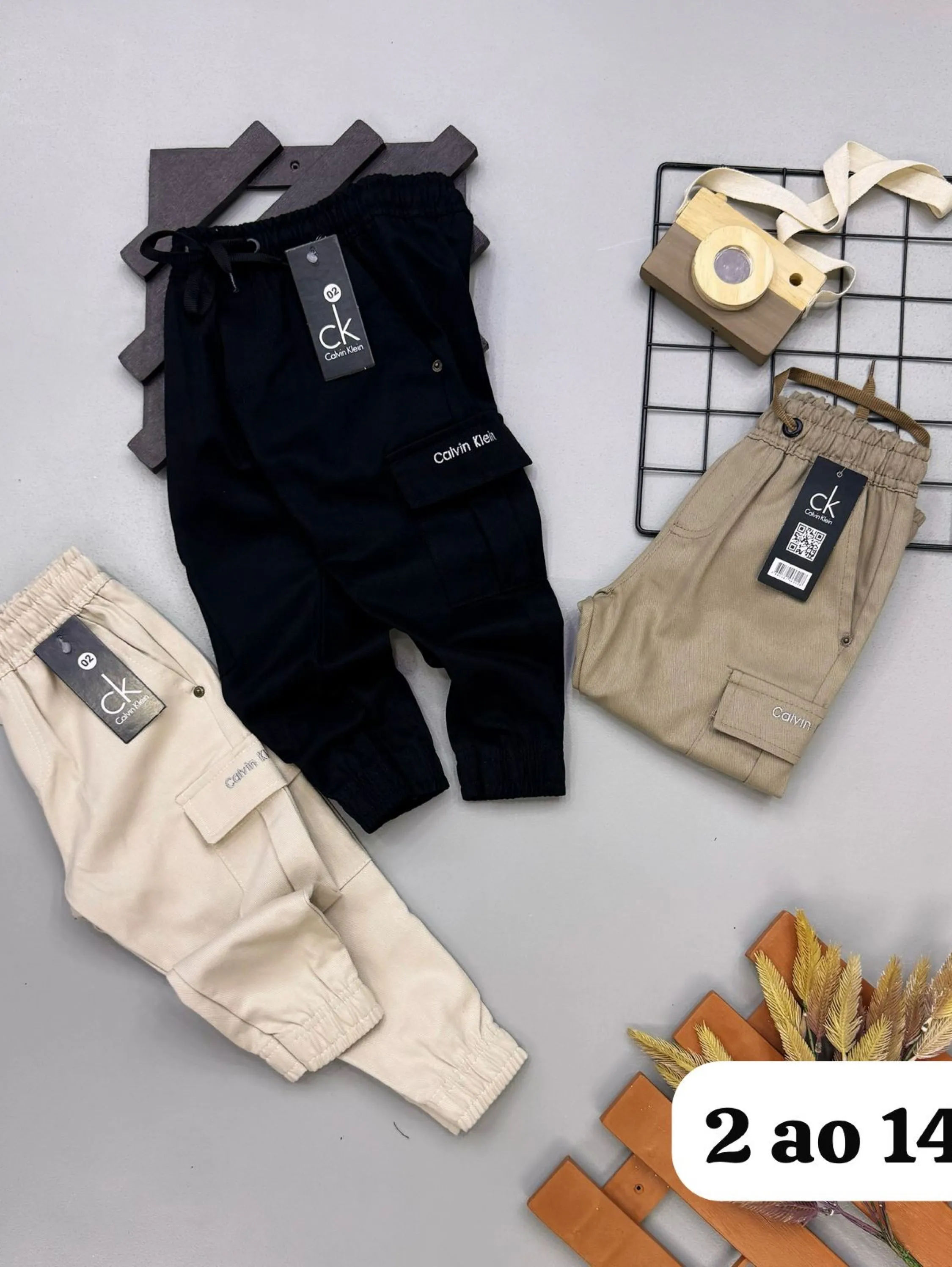 Calça Calvin Klein cargo  Brim infantil /juvenil l