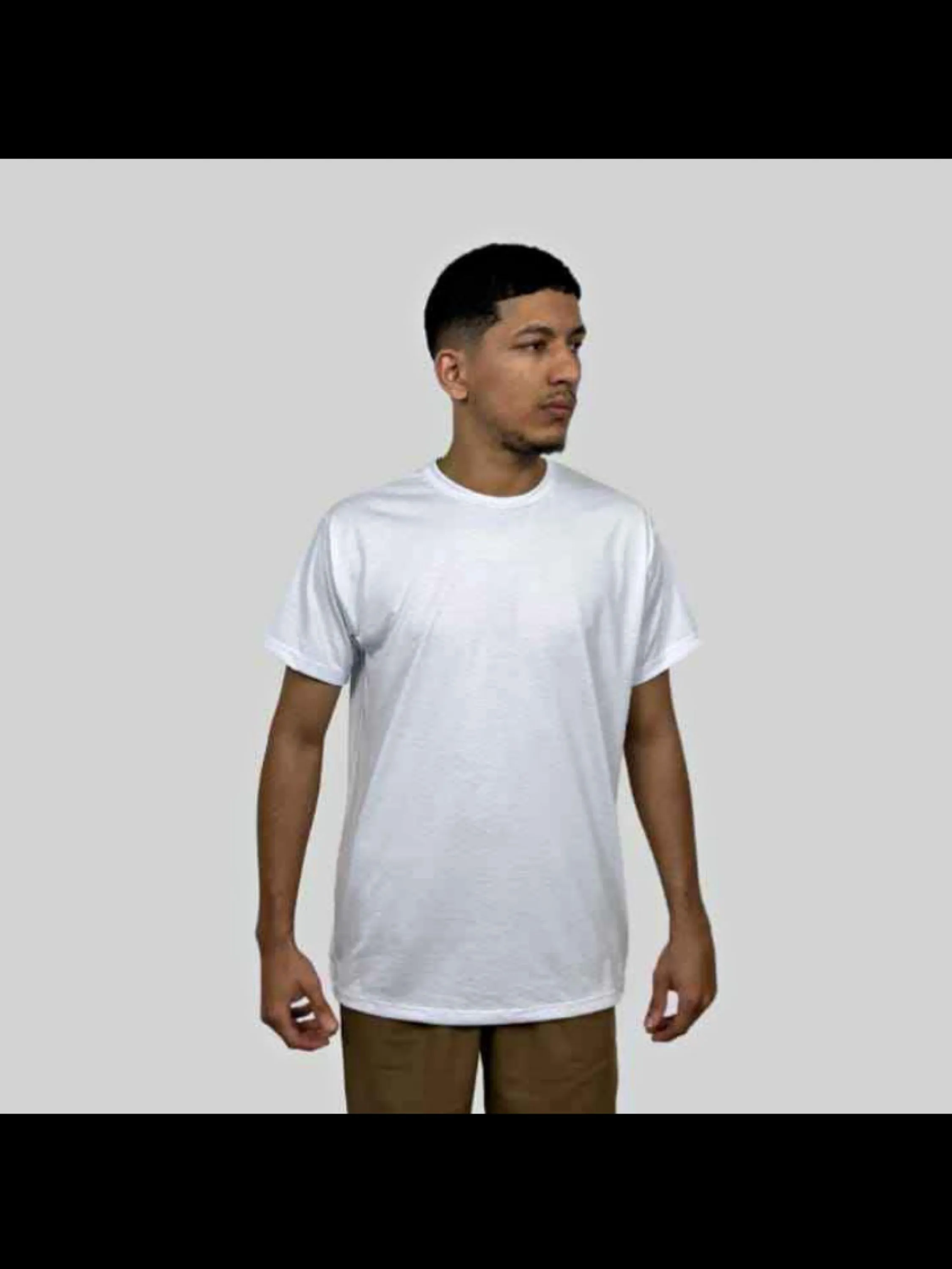 Camiseta branca e básica tecido algodão masculino