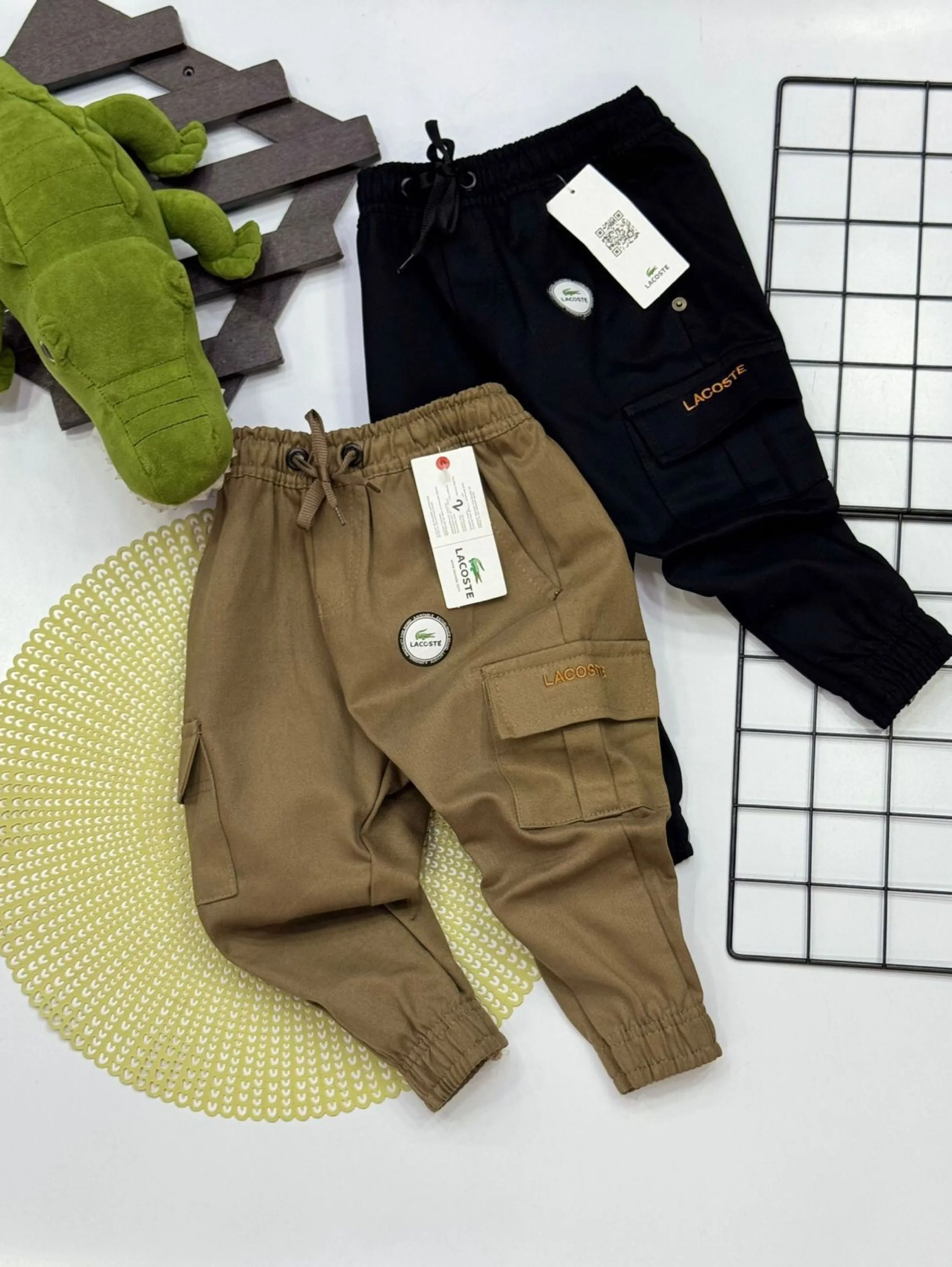 Calça Brim cargo Lacoste infantil/juvenil