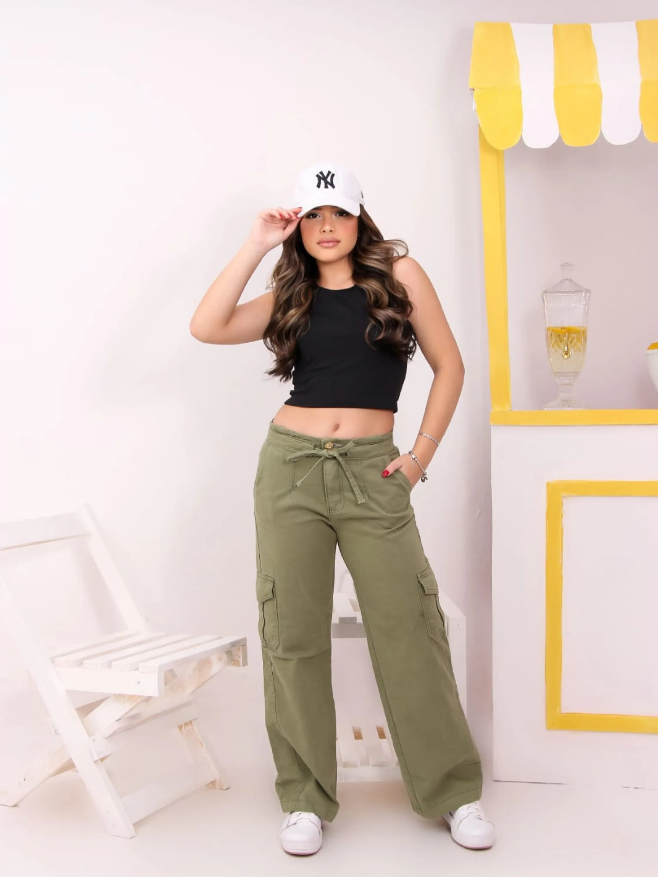 Calça wide leg cargo com cordão de amarrar juvenil