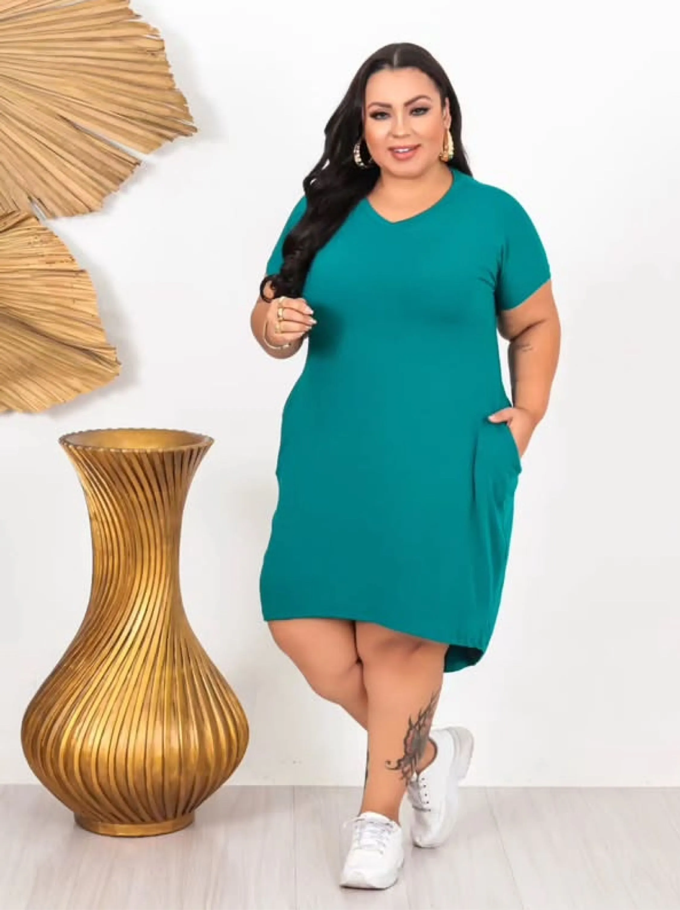 Vestido curto atrás mais cumprido c/bolso plus size