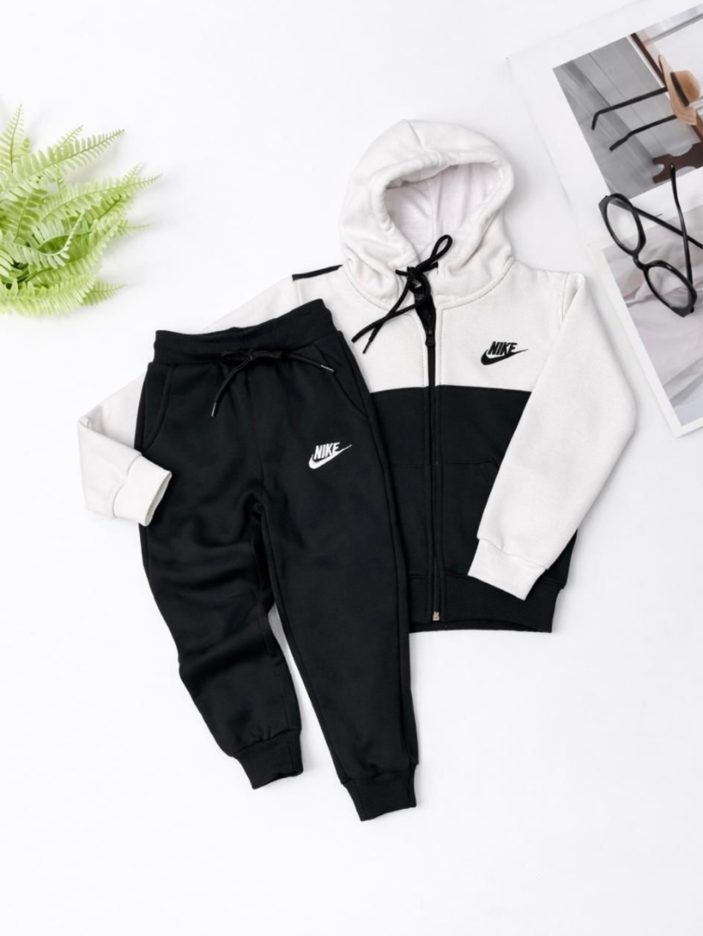 Conjunto de moletom calça e blusa canguru Nike