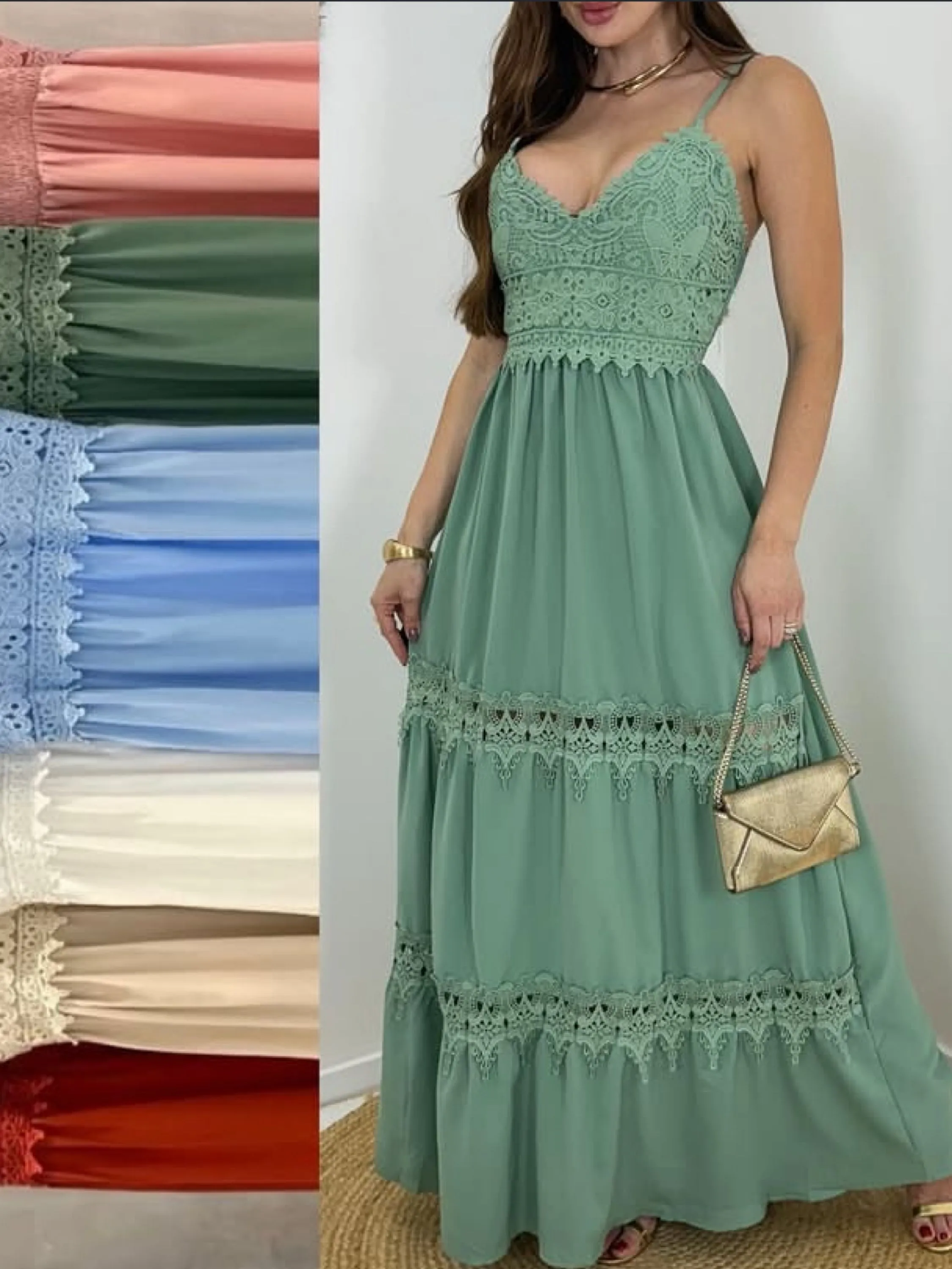 Vestido longo de alcinha com regulador tecido crepinho