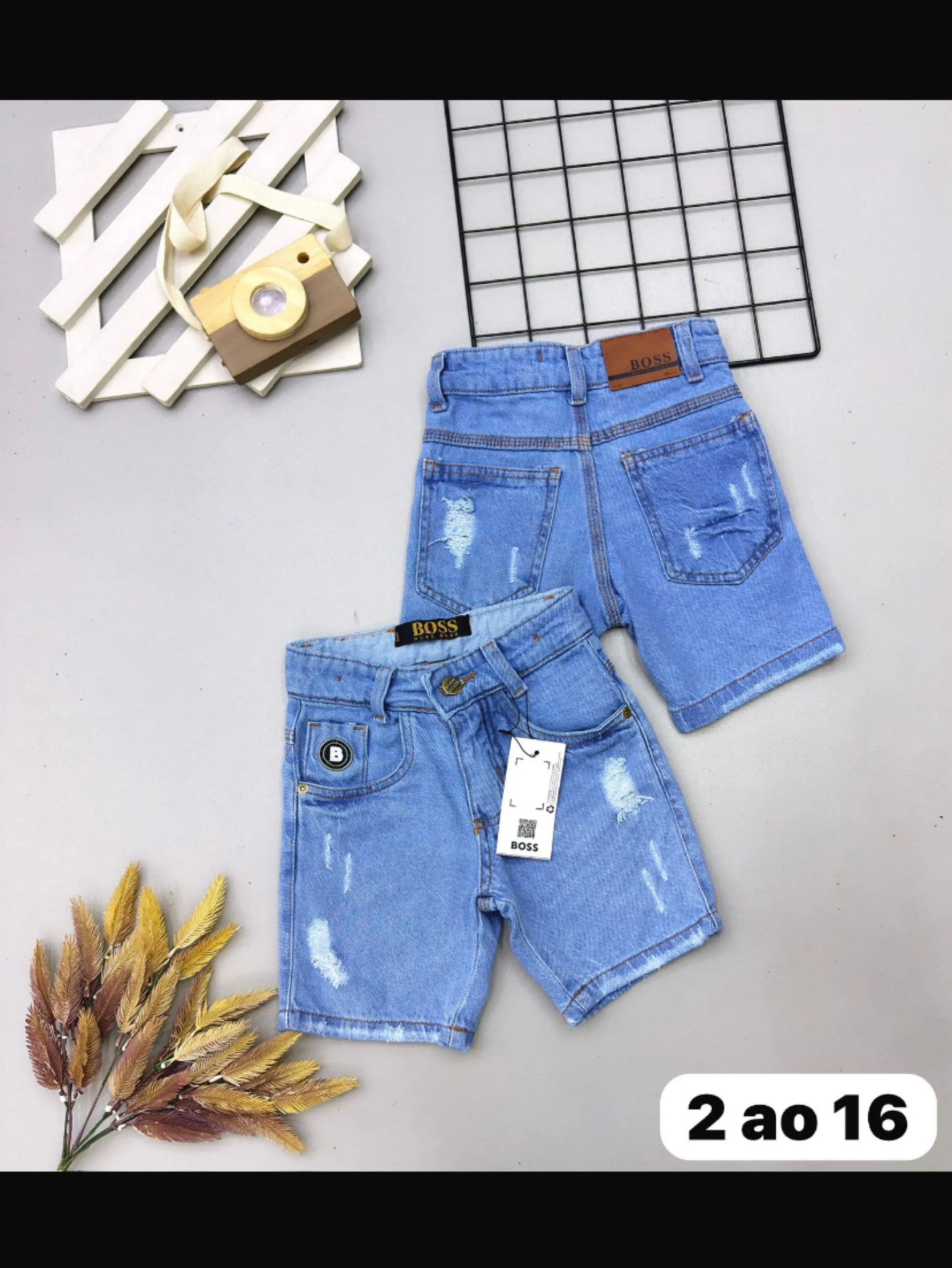 Bermuda Boss jeans  com regulagem infantil/juvenil