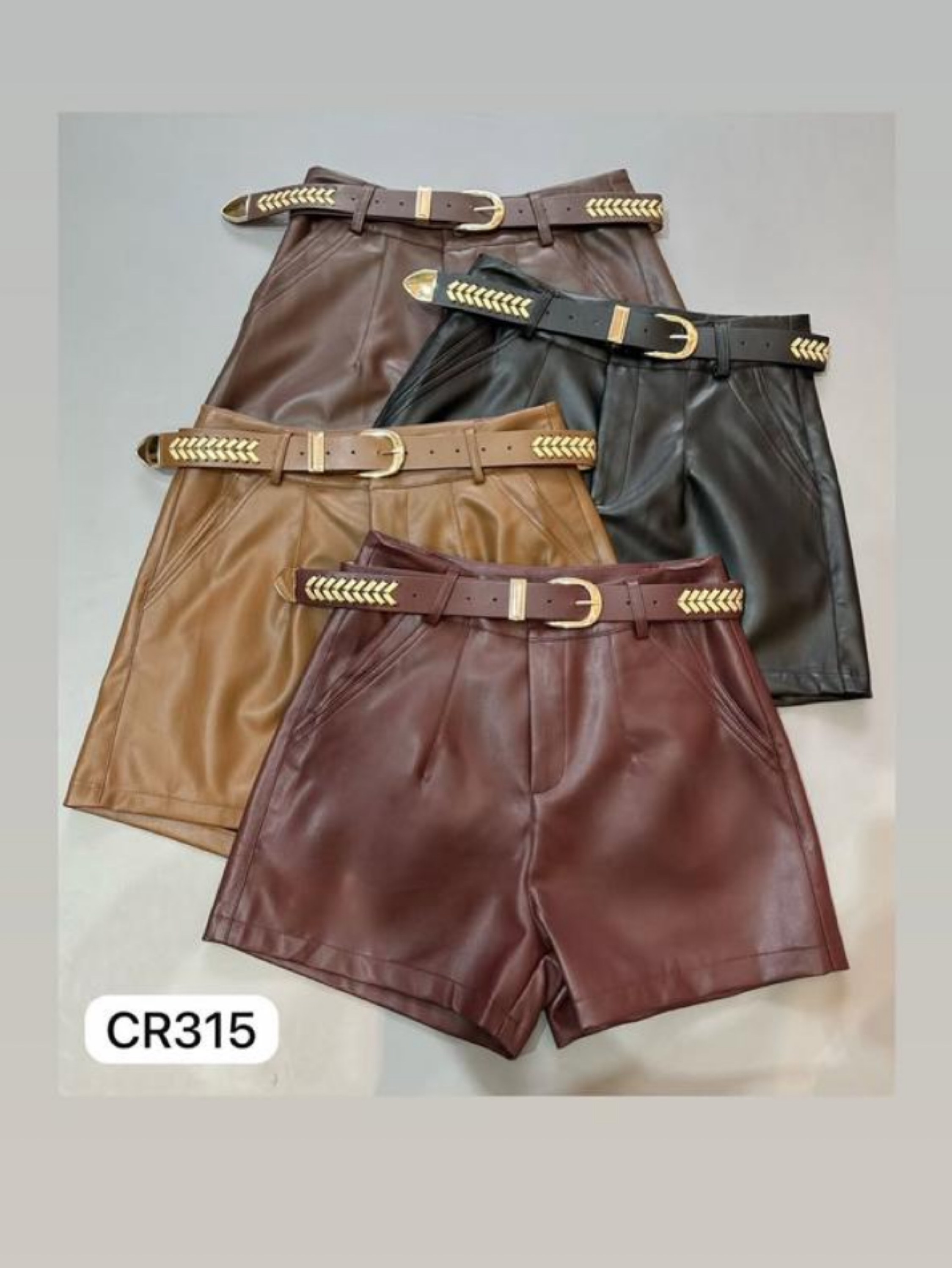 Shorts curto em courino