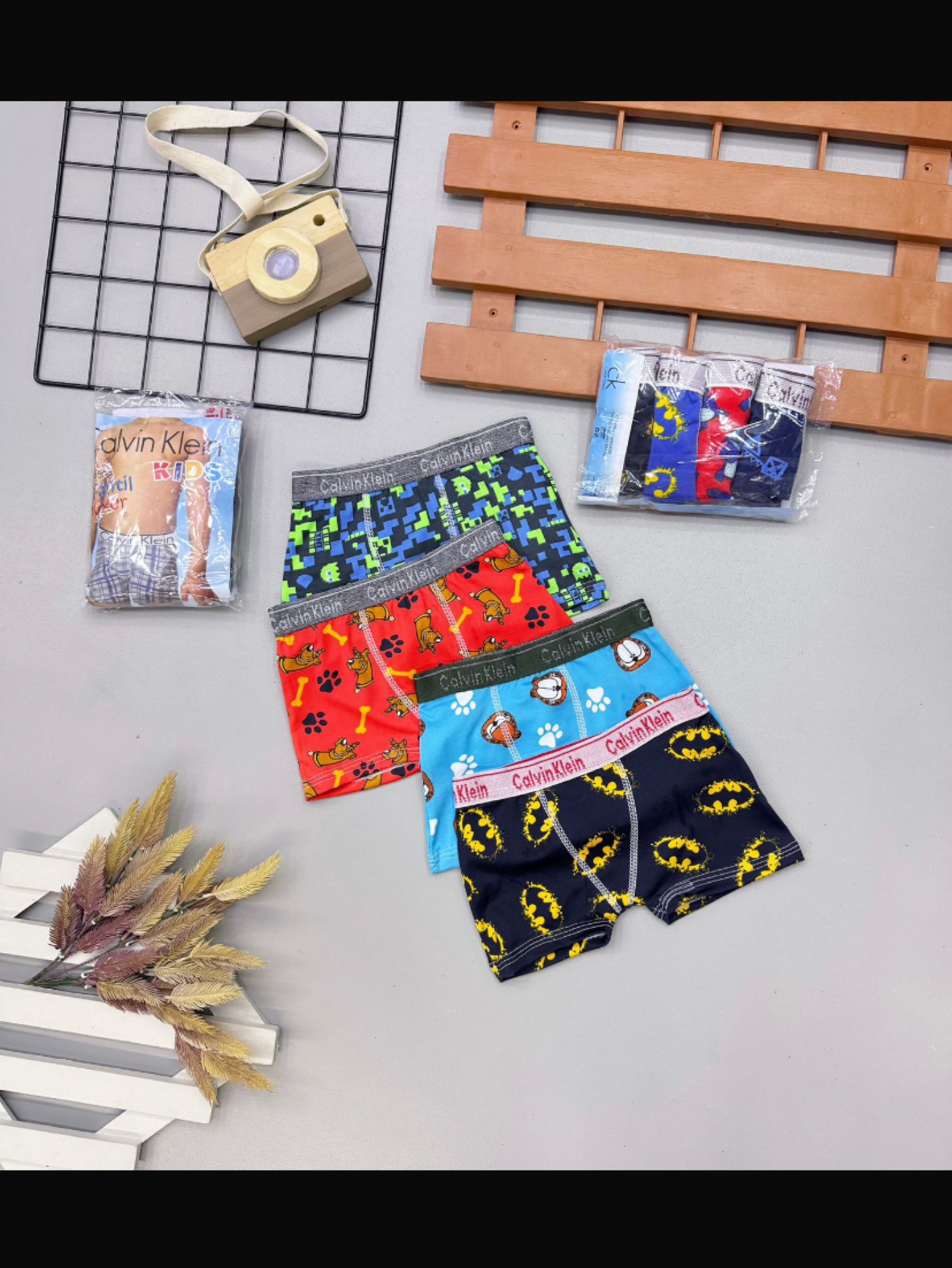 Kit com 4 curcas estampadas box Calvin Klein infantil