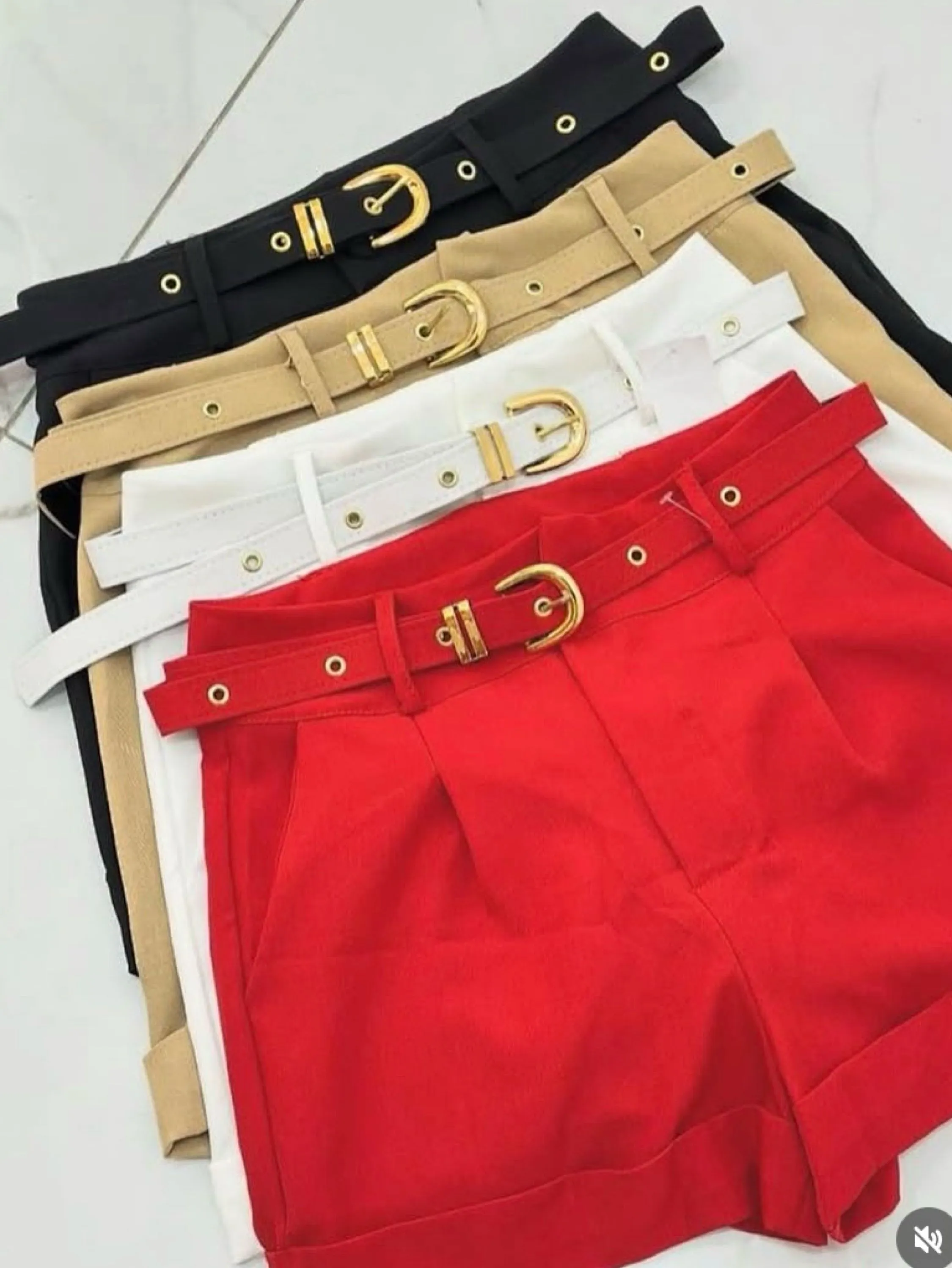 Shorts Mila Alfaiataria com Cinto