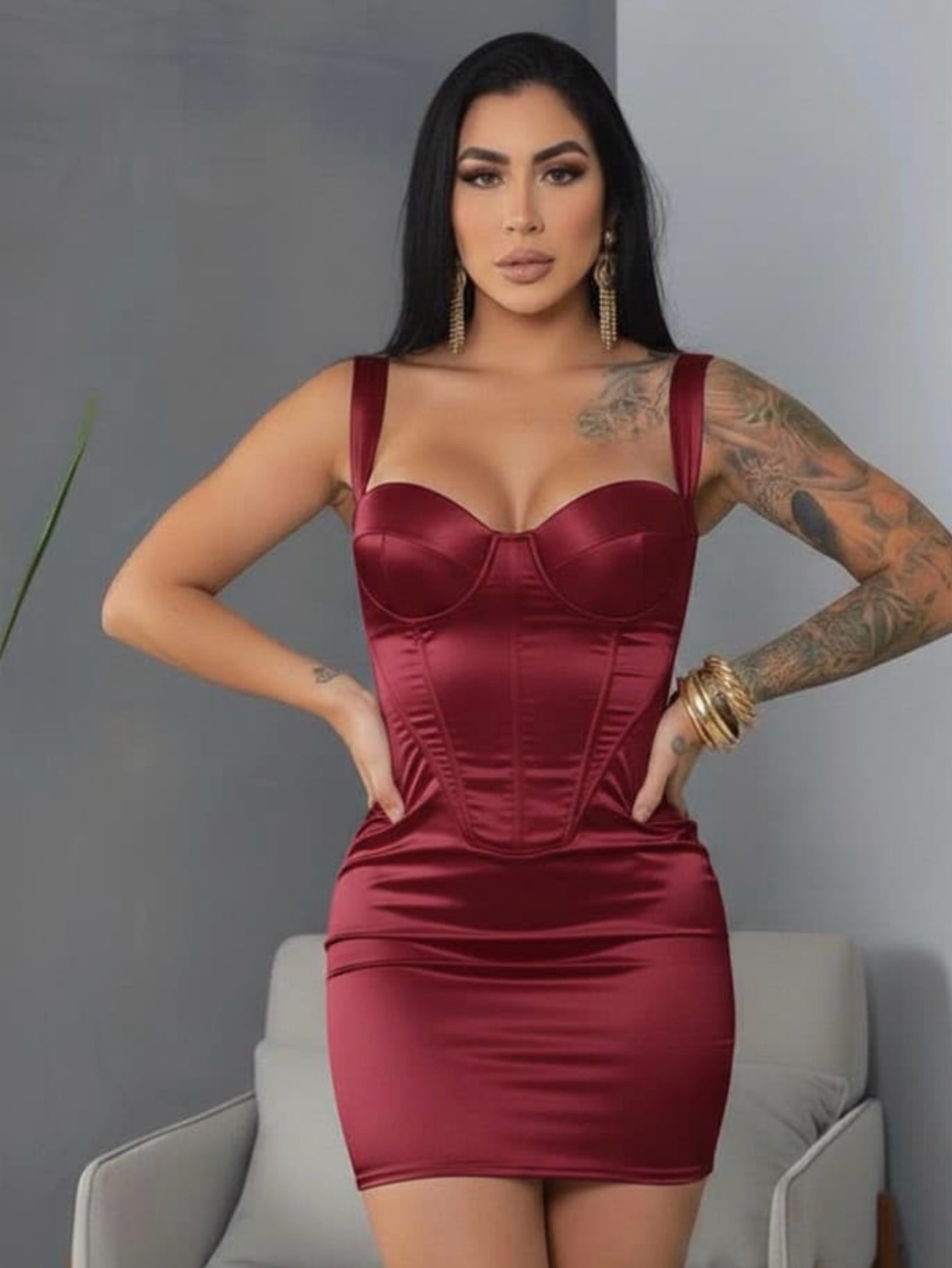 Vestido acetinado  rubi