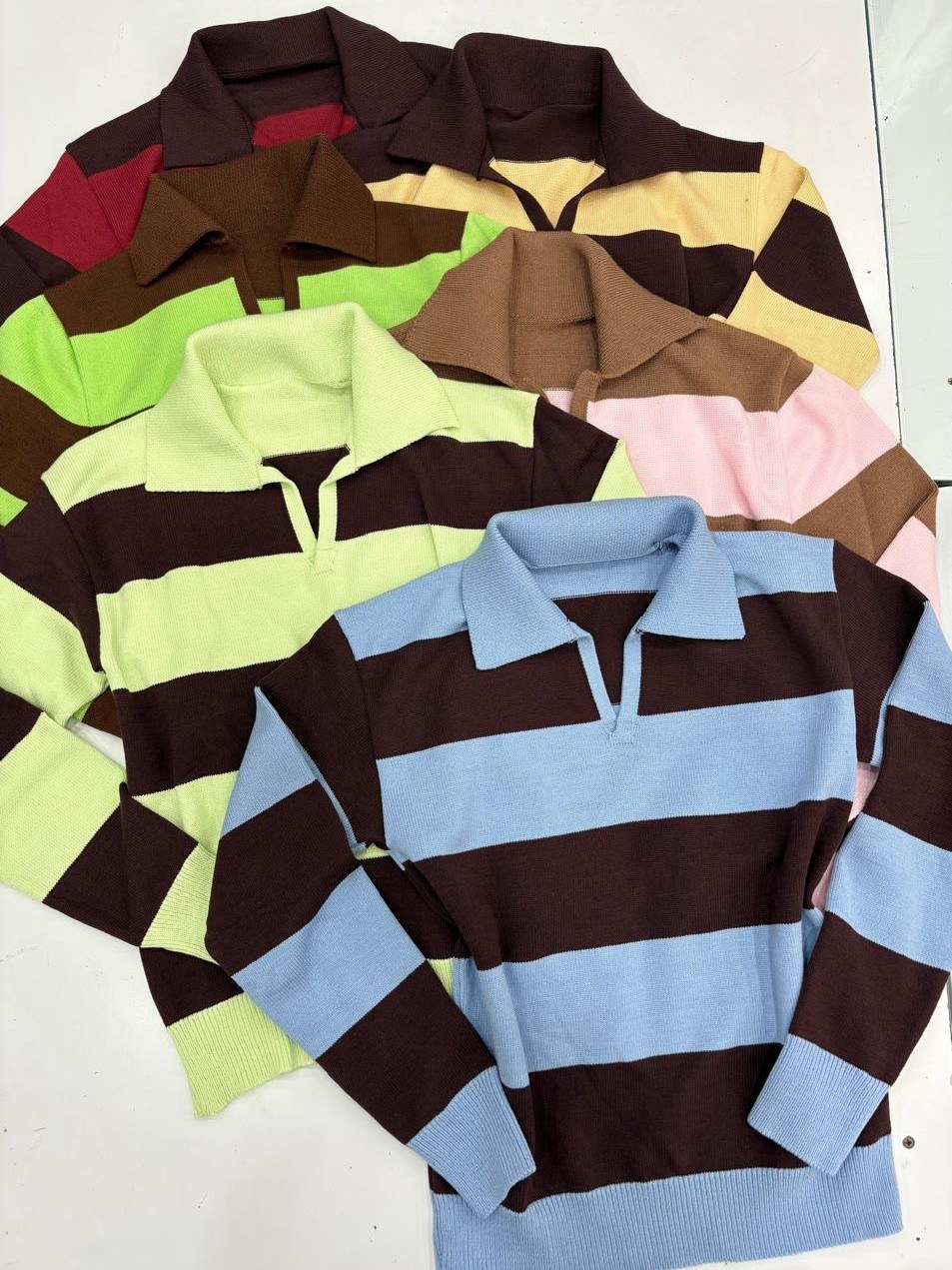 Blusa Polo Feminina Manga Longa em Tricô Modal Listrada