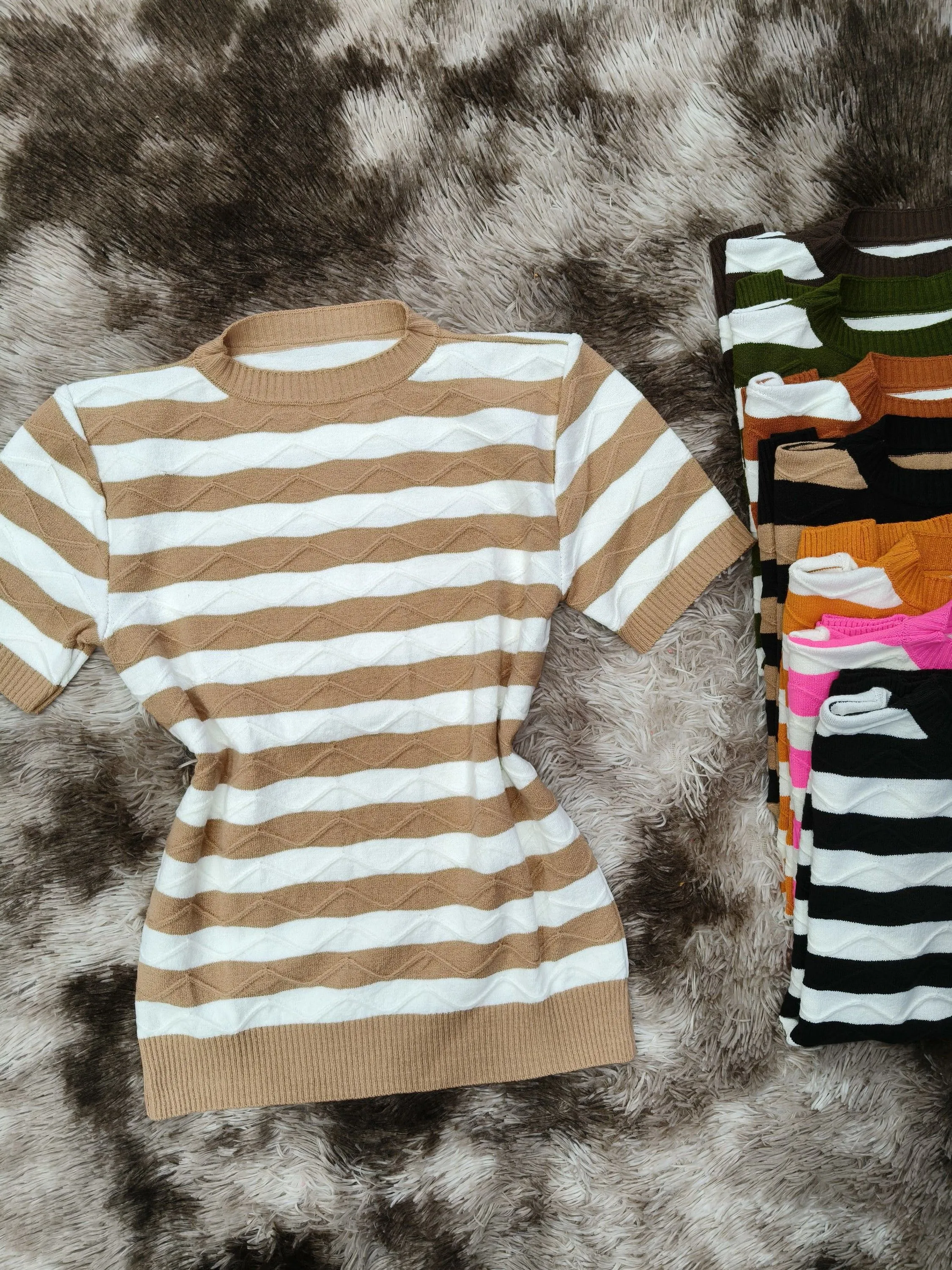 Blusa listrado manga curta tricô modal