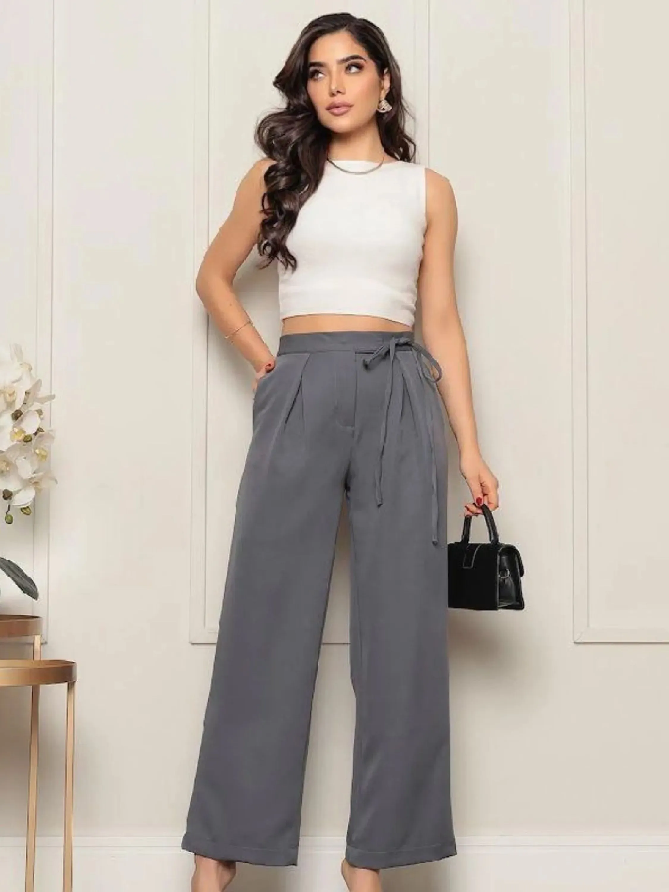 Calça feminina pantalona tecido alfaiataria