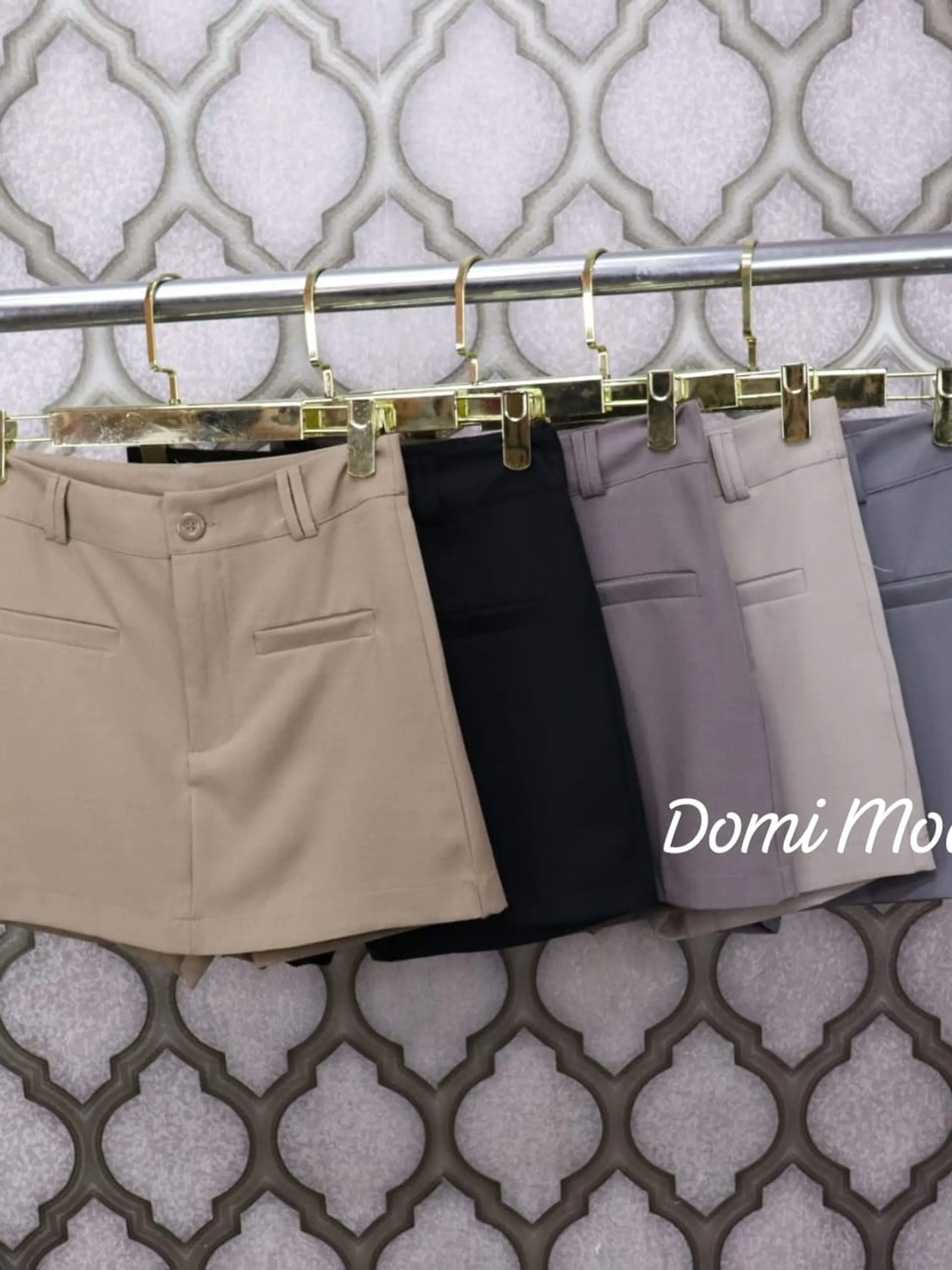 Domi Modas Short Saia Alfaiataria Gabardine Cintura Alta Detalhe com Bolsos Frontais Fake 1810