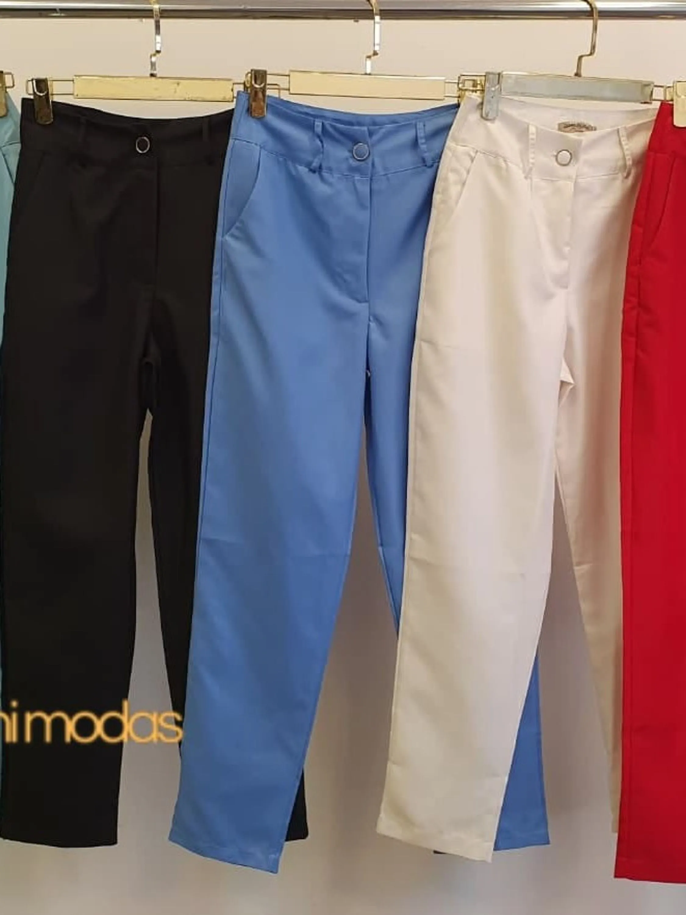 Calça Feminina Reta Tecido Gabardine 88500