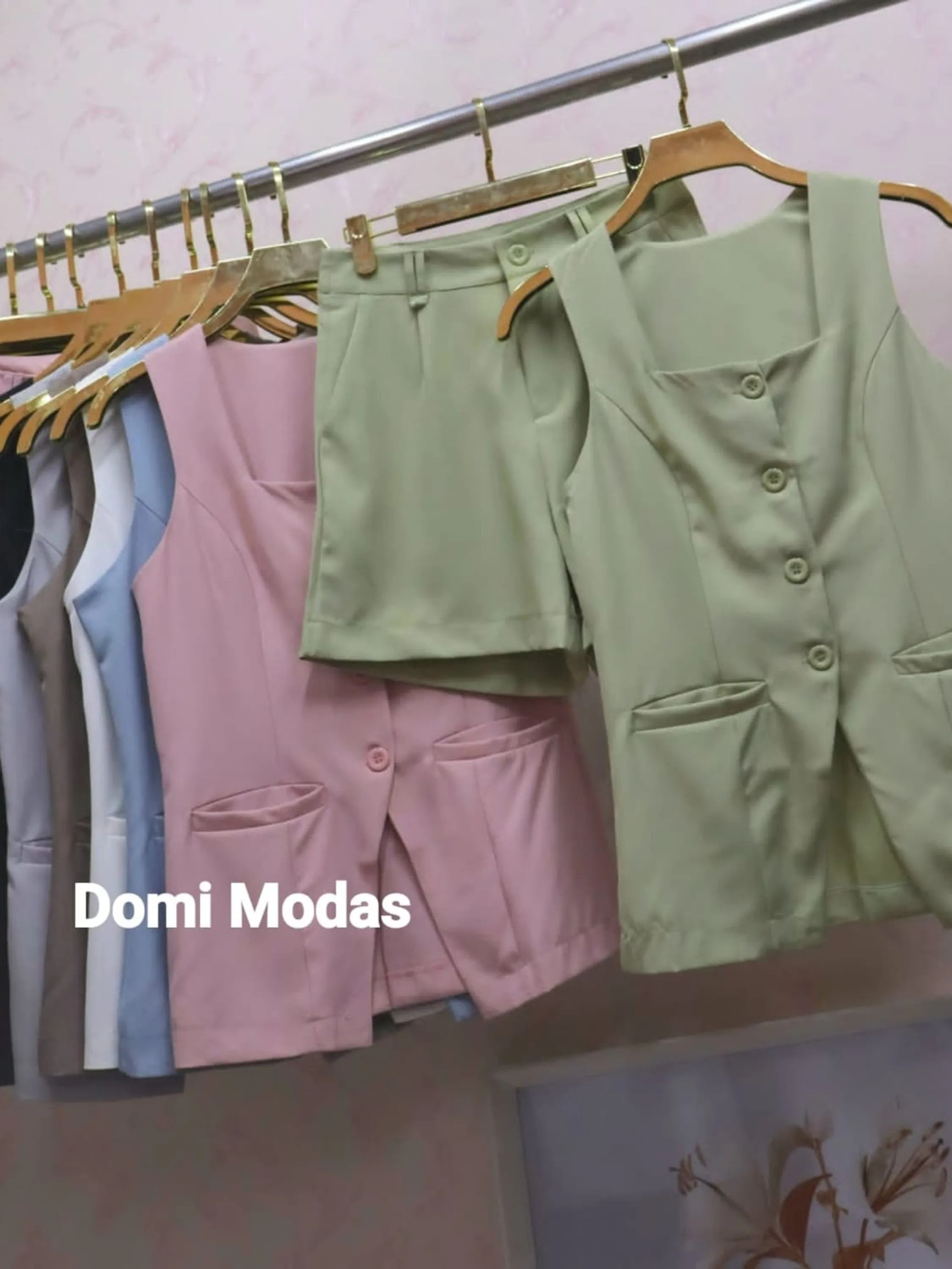 Domi Modas Conjunto Luis Twill Colete e Bermuda Coleção Nova 187