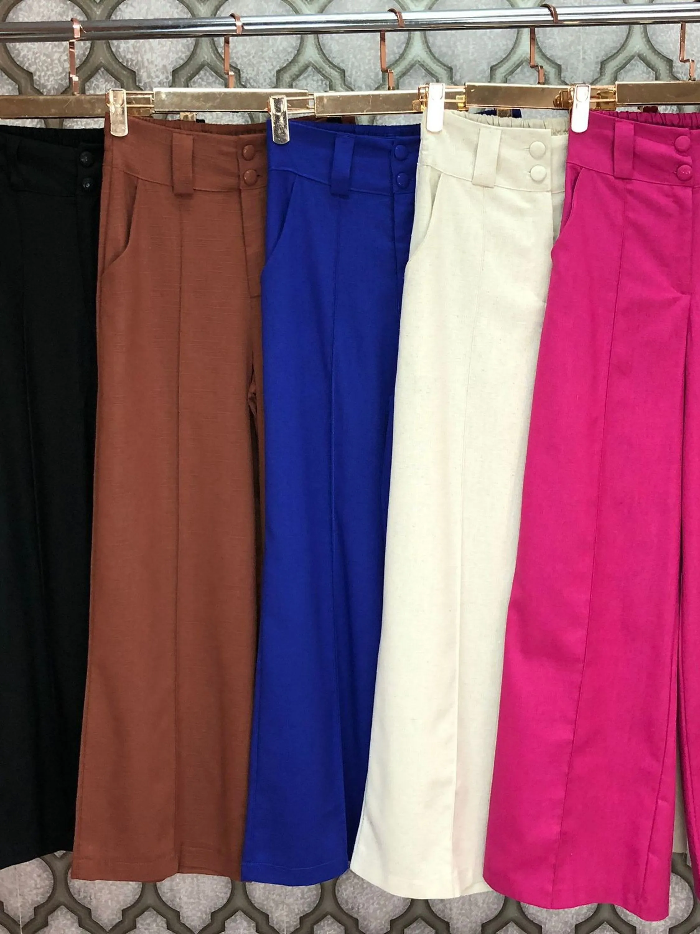 Calça Pantalona Cintura Alta com Elástico atrás de Linho