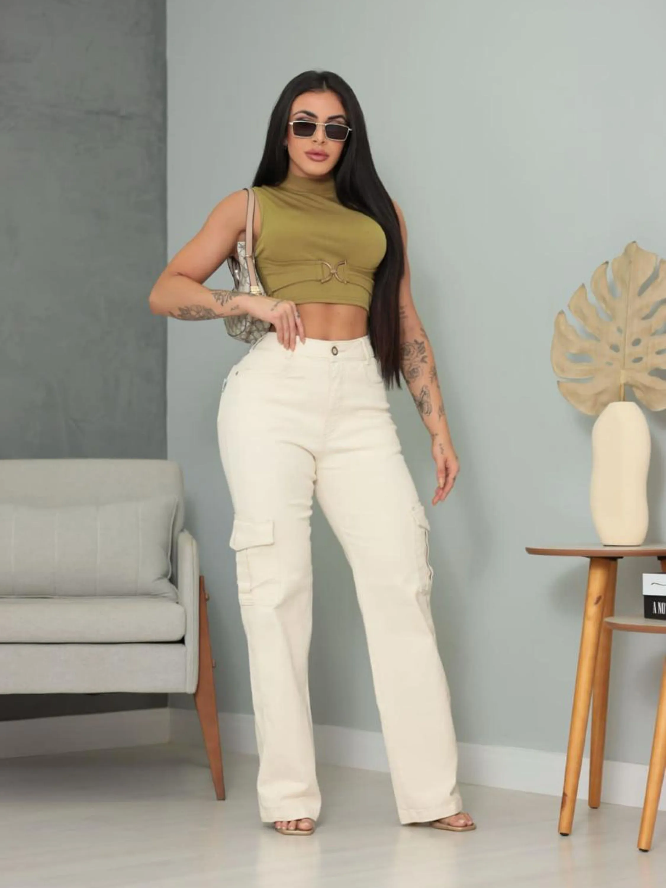 Wideleg cargo off White