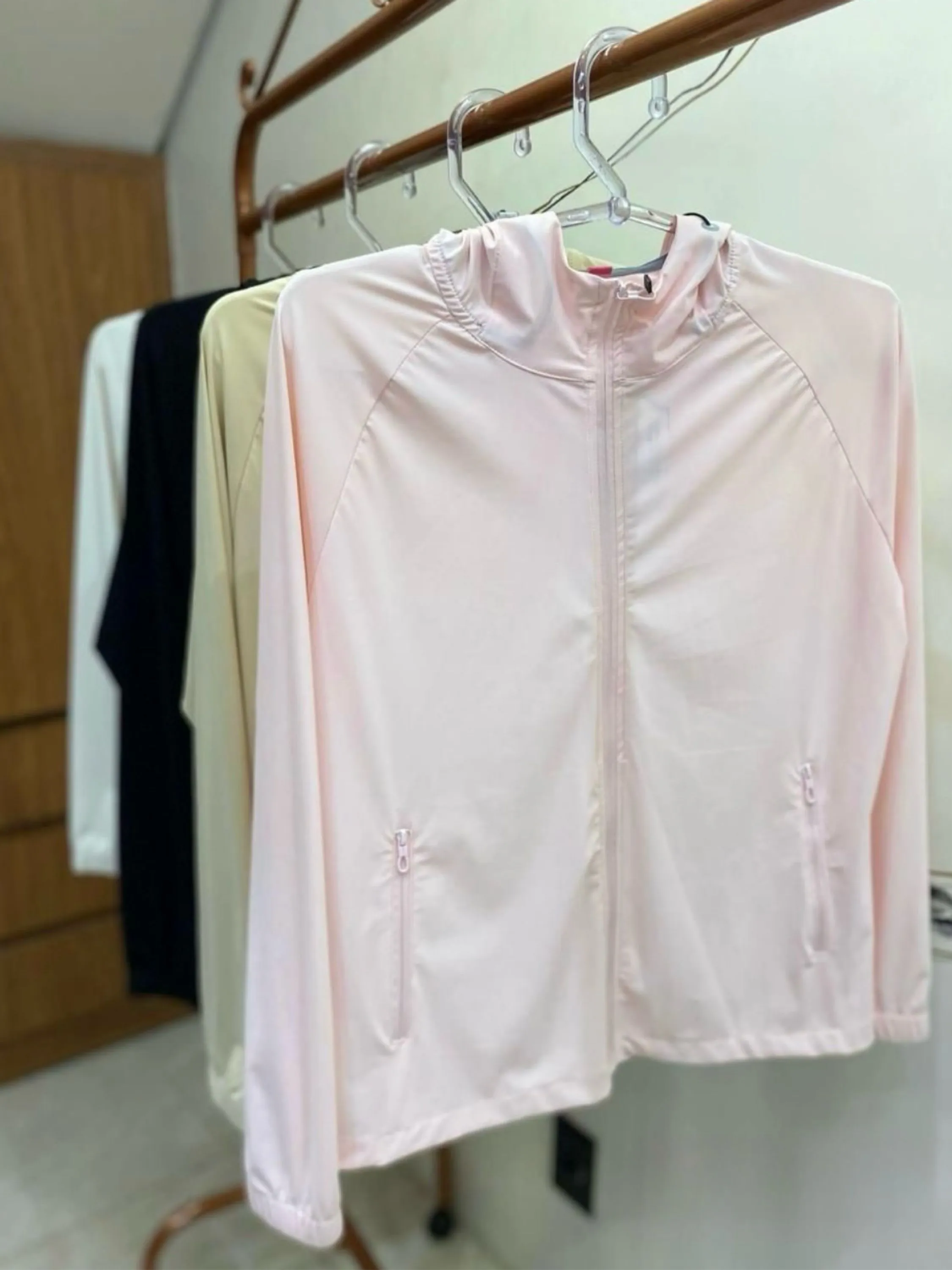 Jaqueta corta vento com lycra