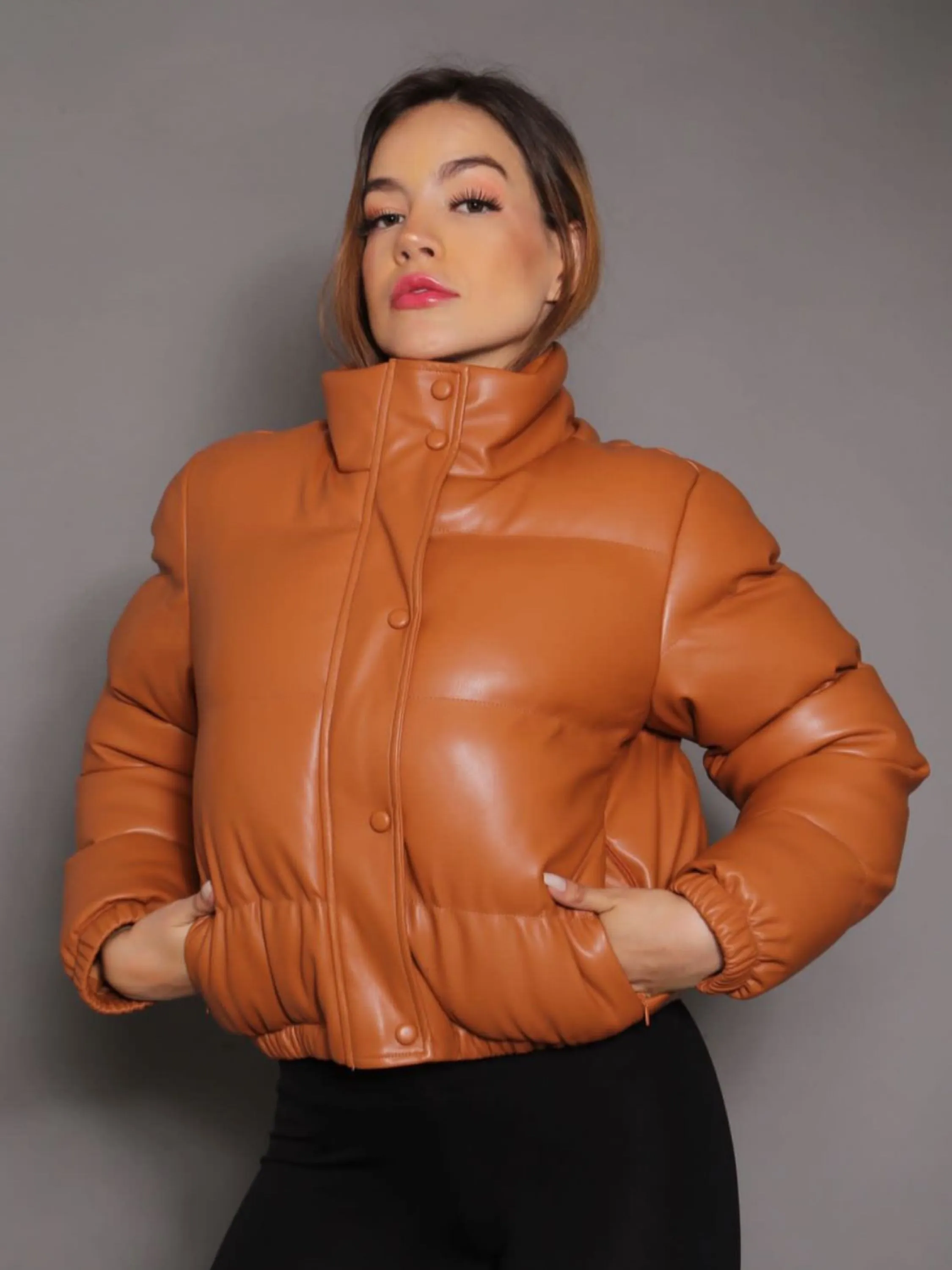 Puffer de Couro forrada